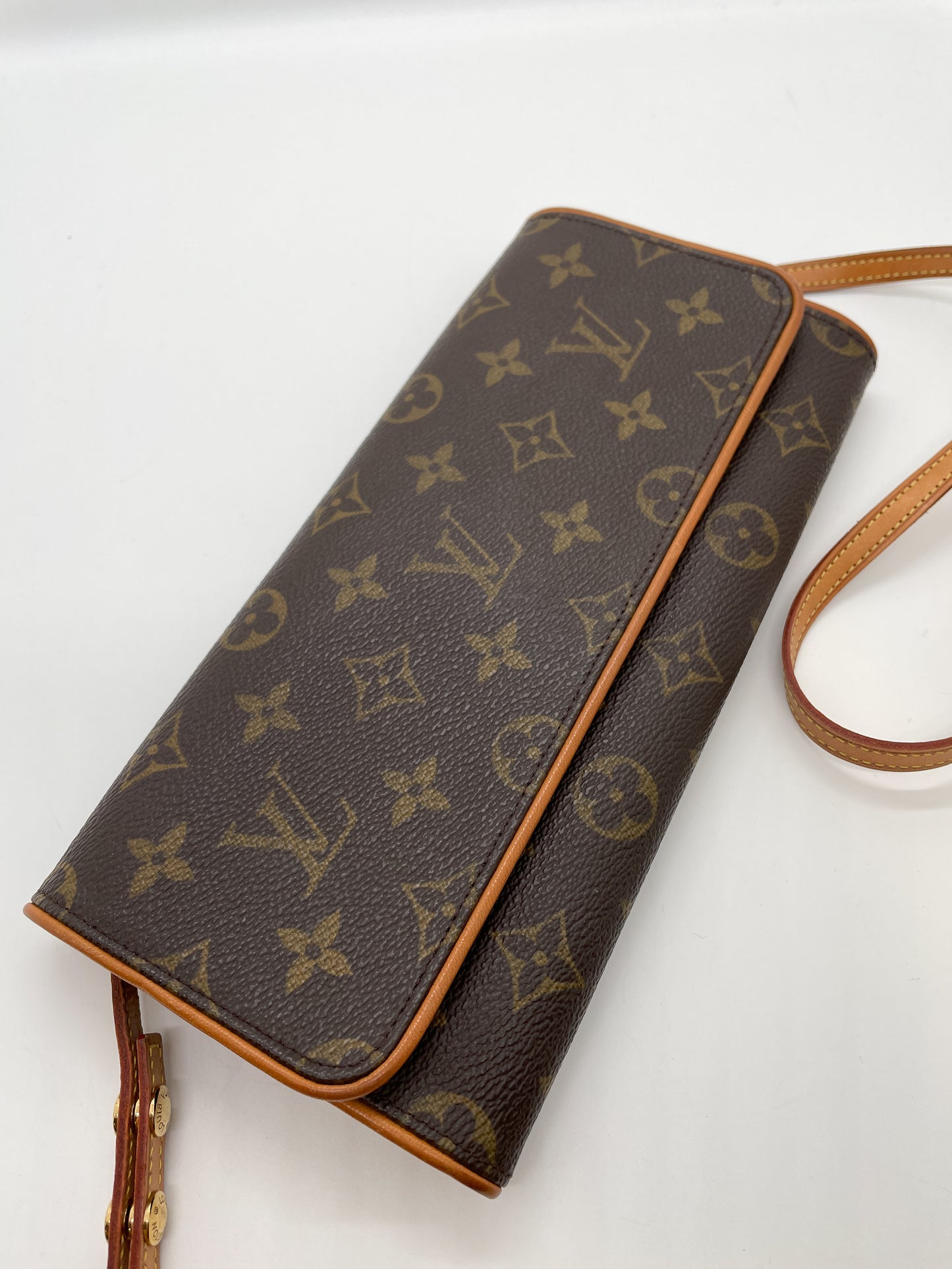 LOUIS VUITTON VINTAGE TWIN POCHETTE GM