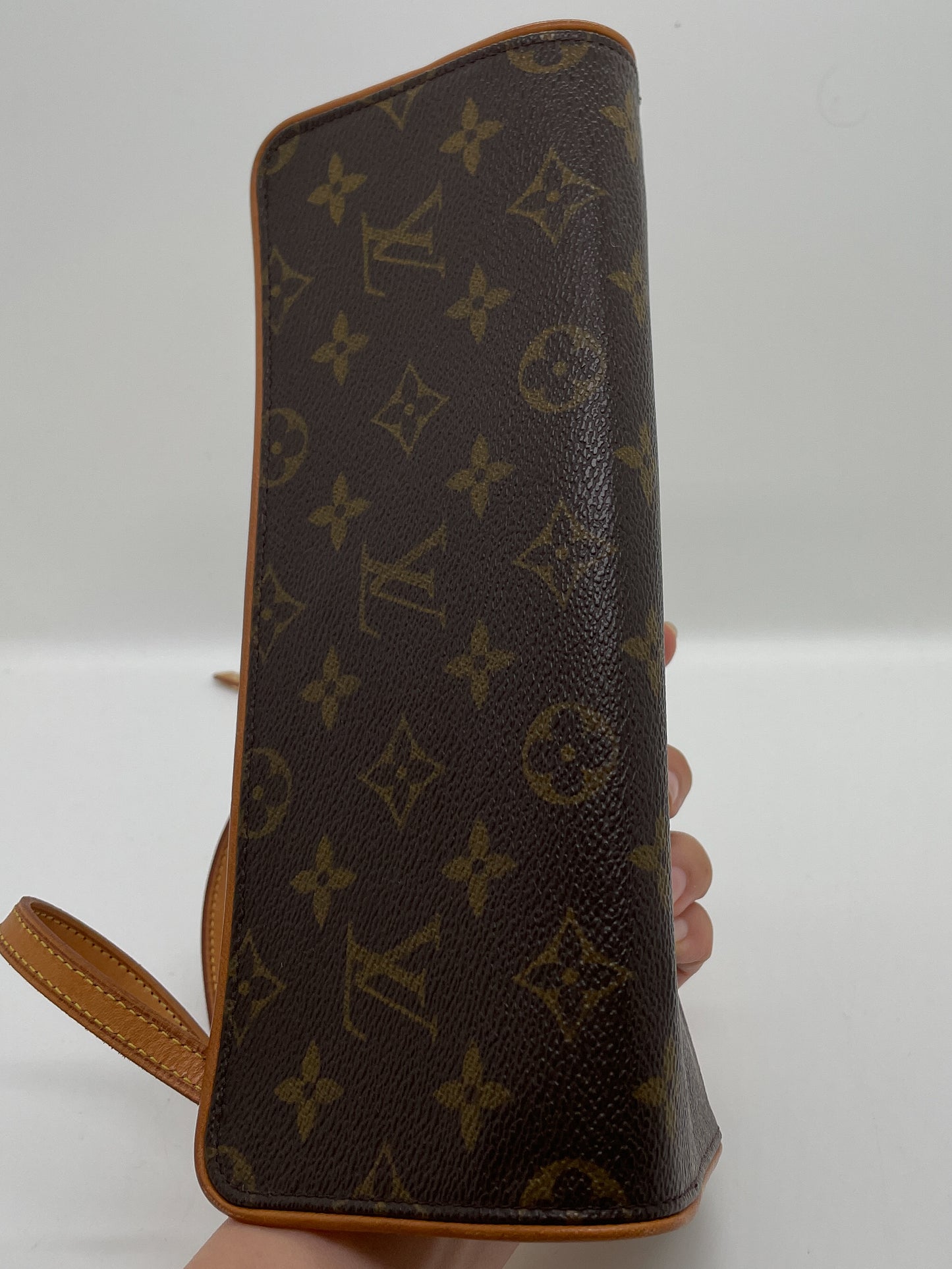LOUIS VUITTON VINTAGE TWIN POCHETTE GM