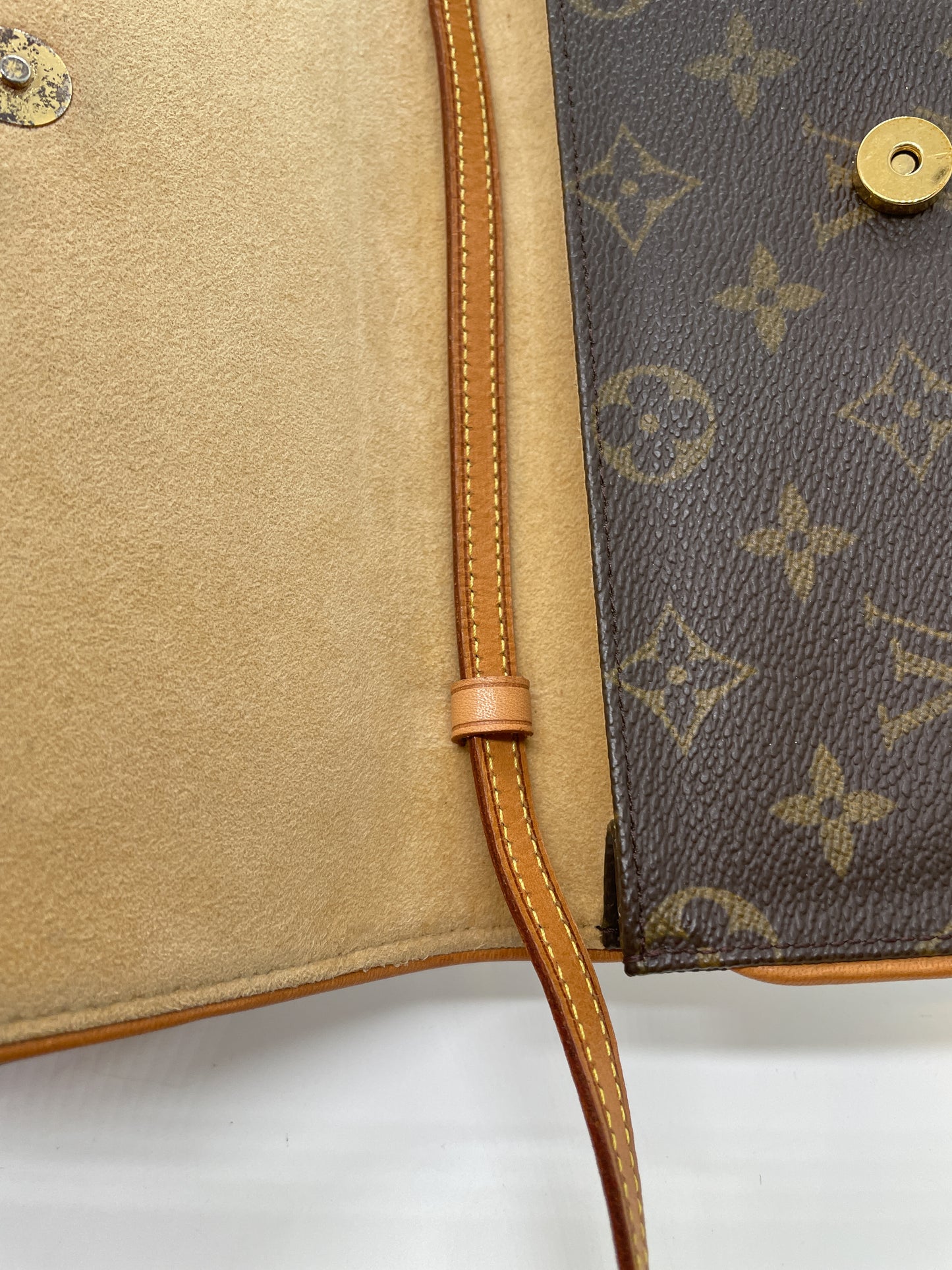 LOUIS VUITTON VINTAGE TWIN POCHETTE GM