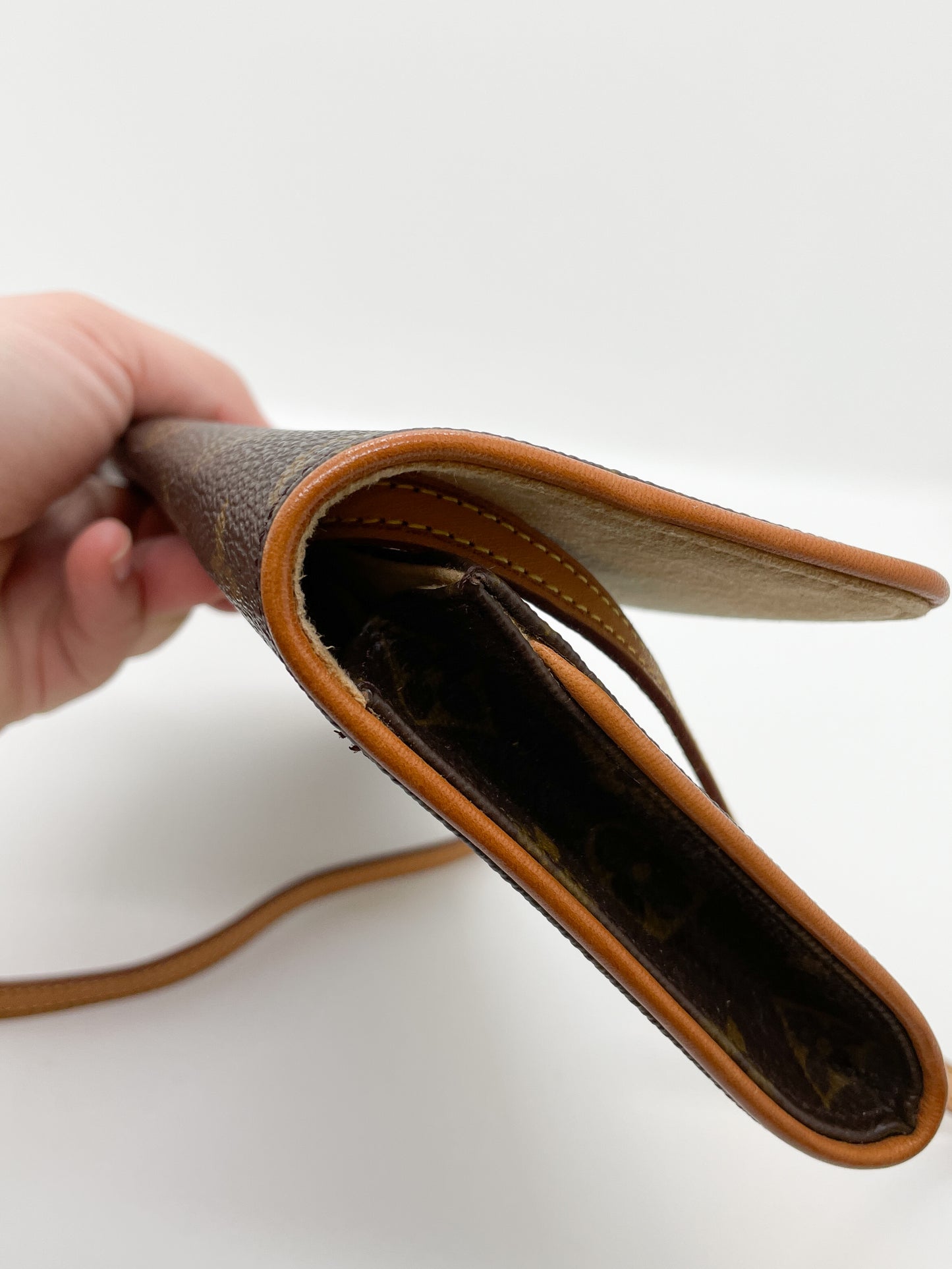 LOUIS VUITTON VINTAGE TWIN POCHETTE GM
