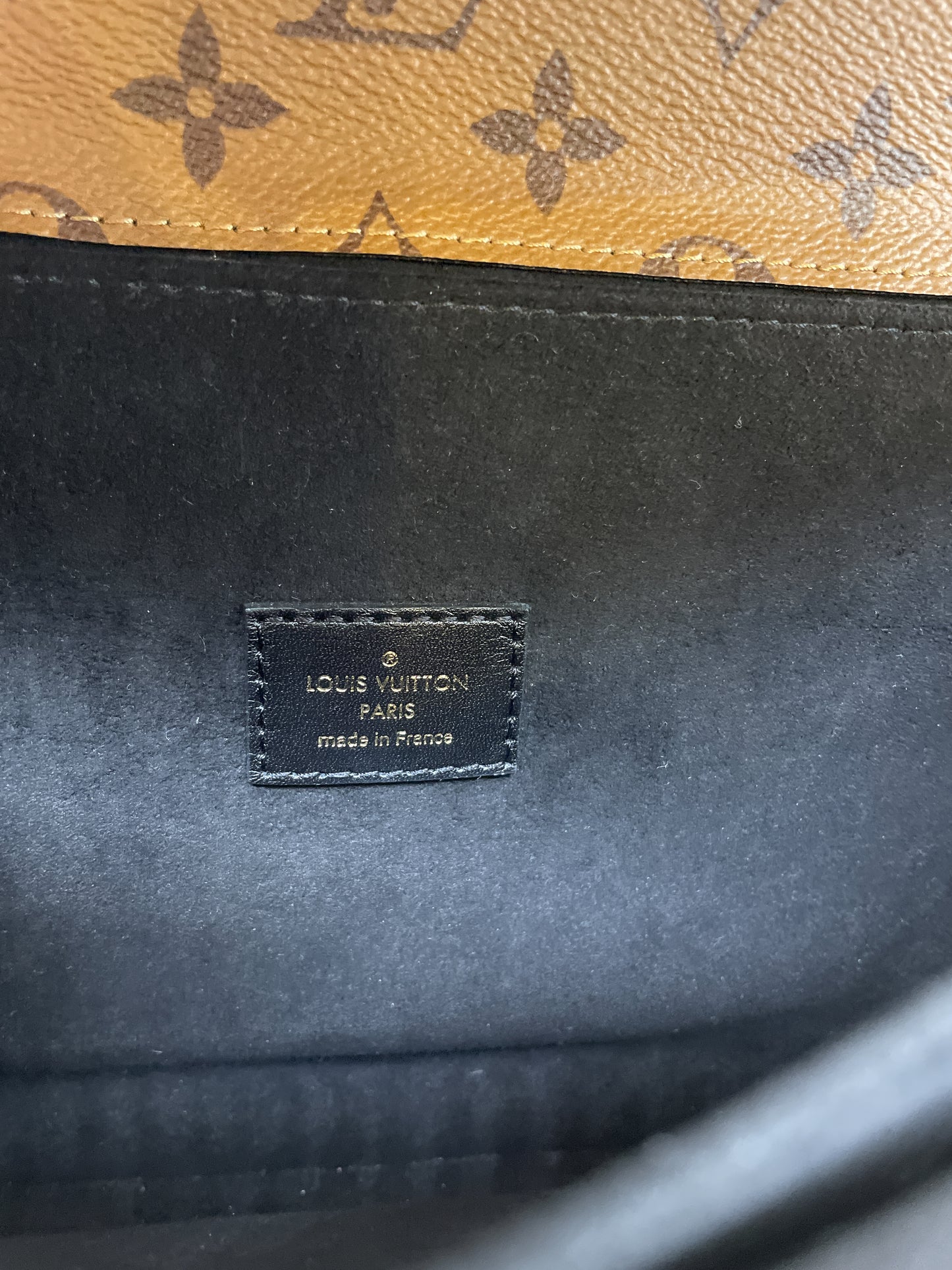LOUIS VUITTON POCHETTE METIS IN REVERSE MONOGRAM