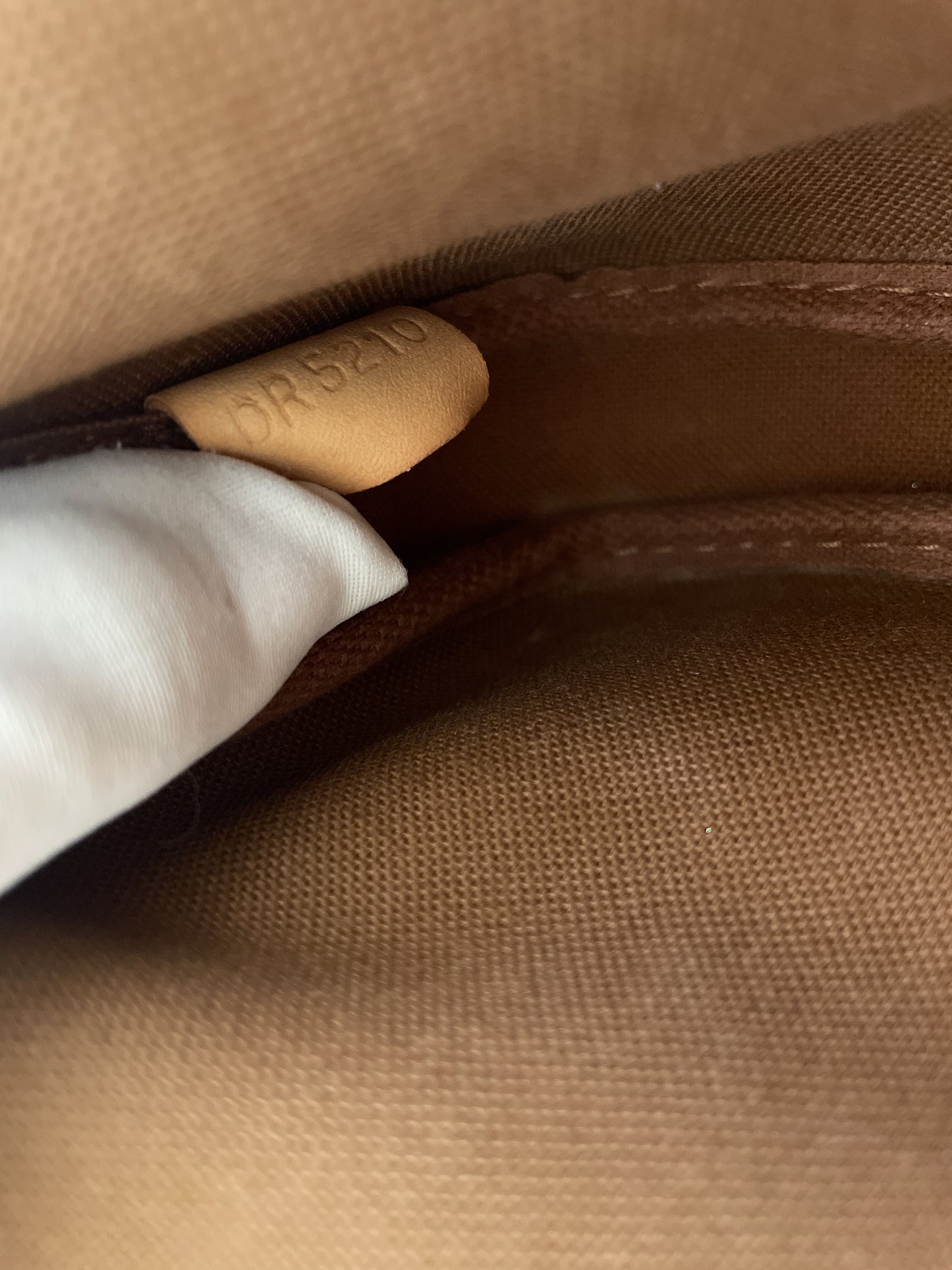 LOUIS VUITTON MULTI-POCHETTE - PINK STRAP