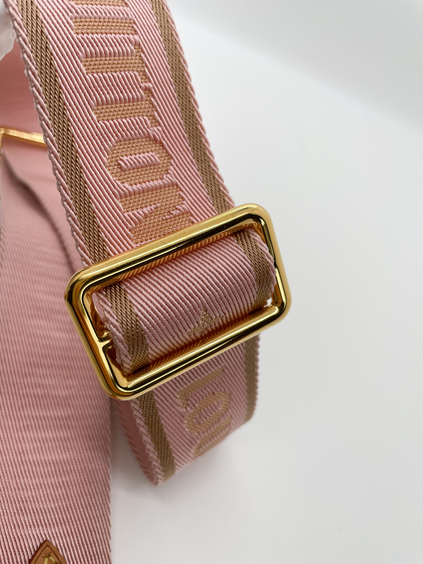 LOUIS VUITTON MULTI-POCHETTE - PINK STRAP