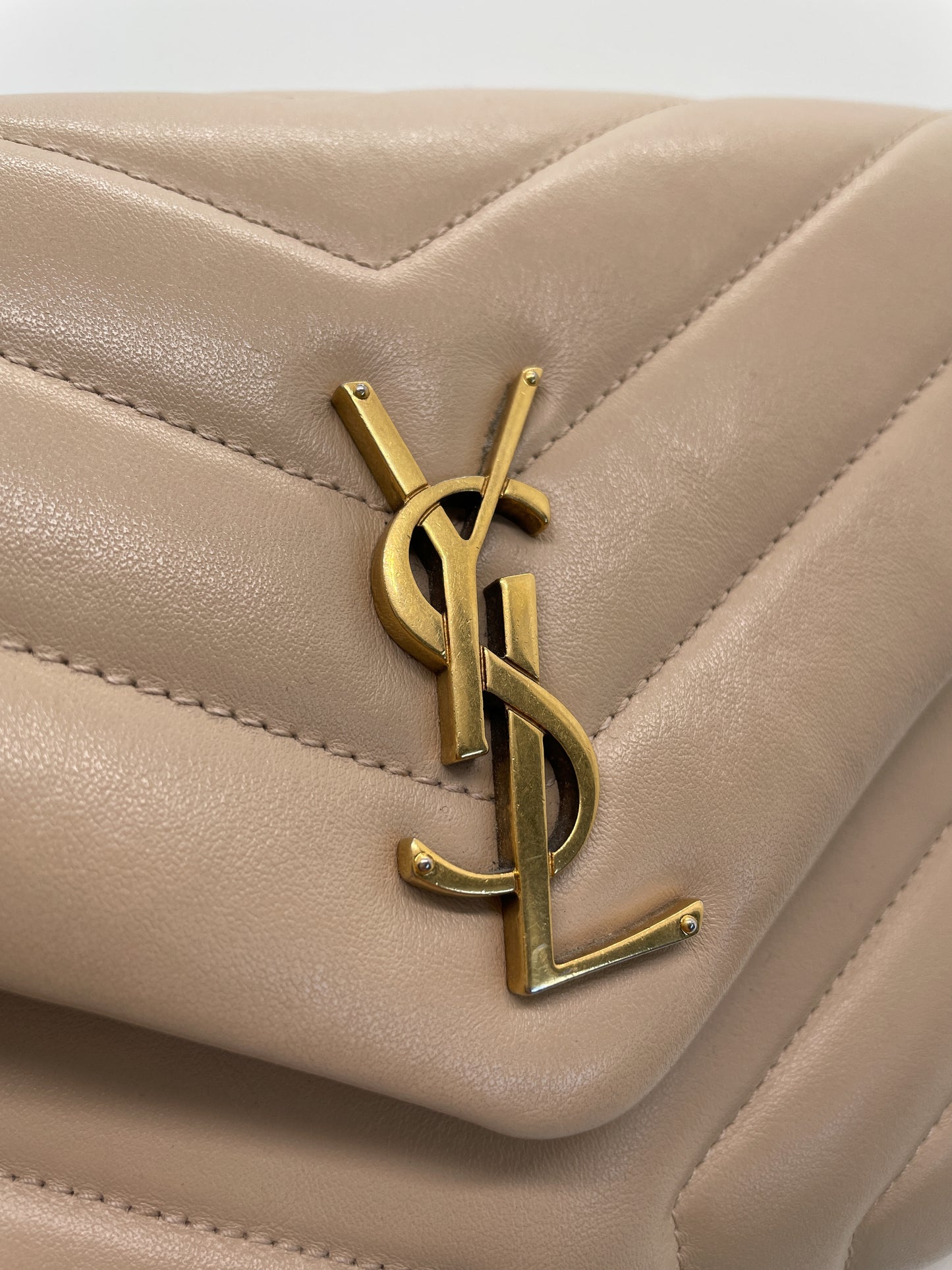 SAINT LAURNET SMALL LOULOU IN QUILTED LEATHER