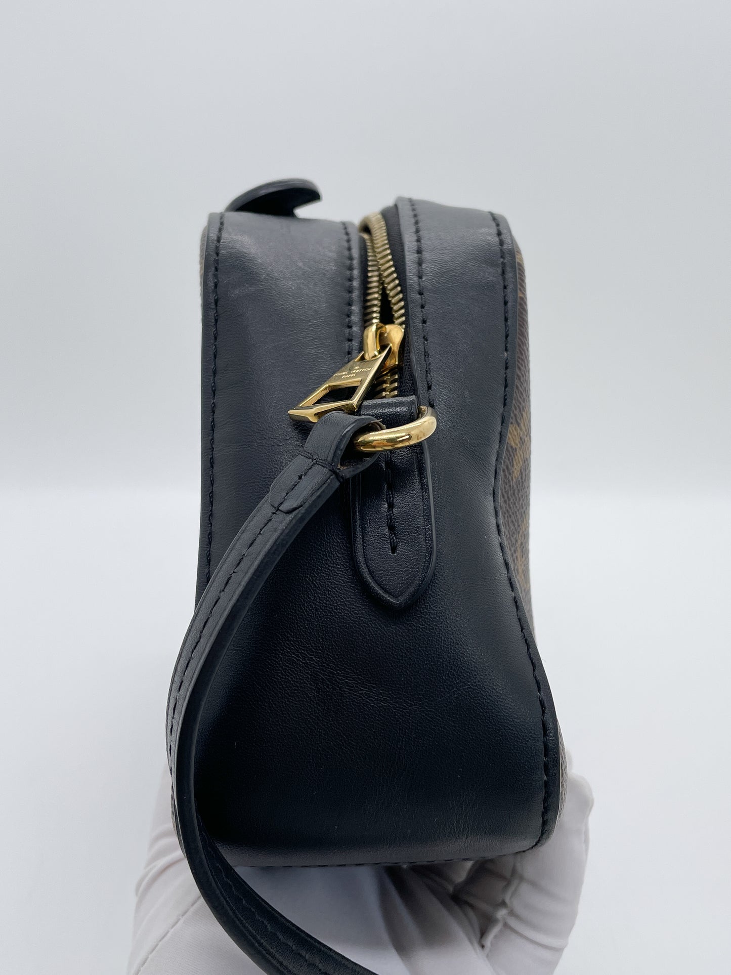 LOUIS VUITTON SAINTONGE NOIR