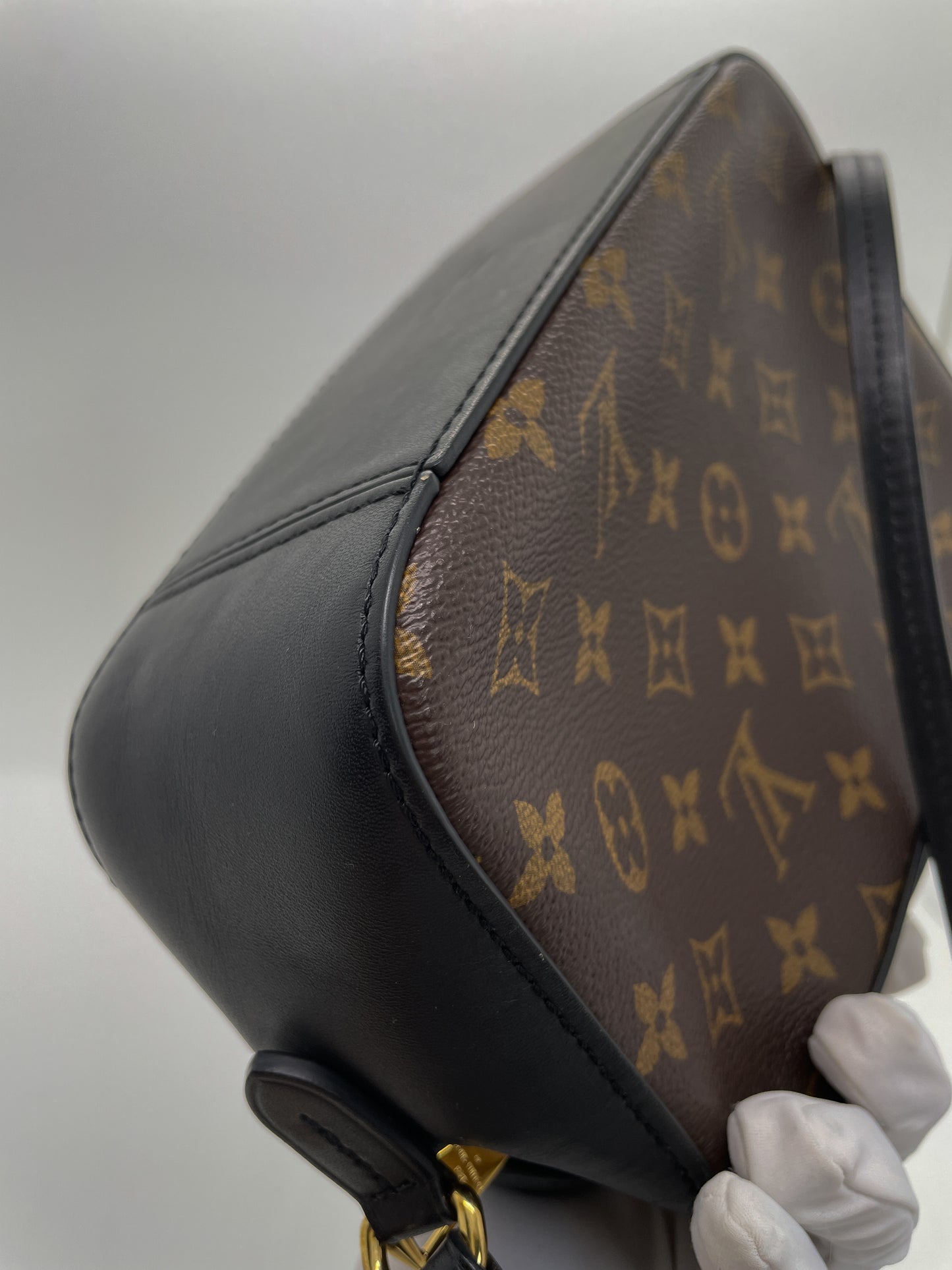 LOUIS VUITTON SAINTONGE NOIR