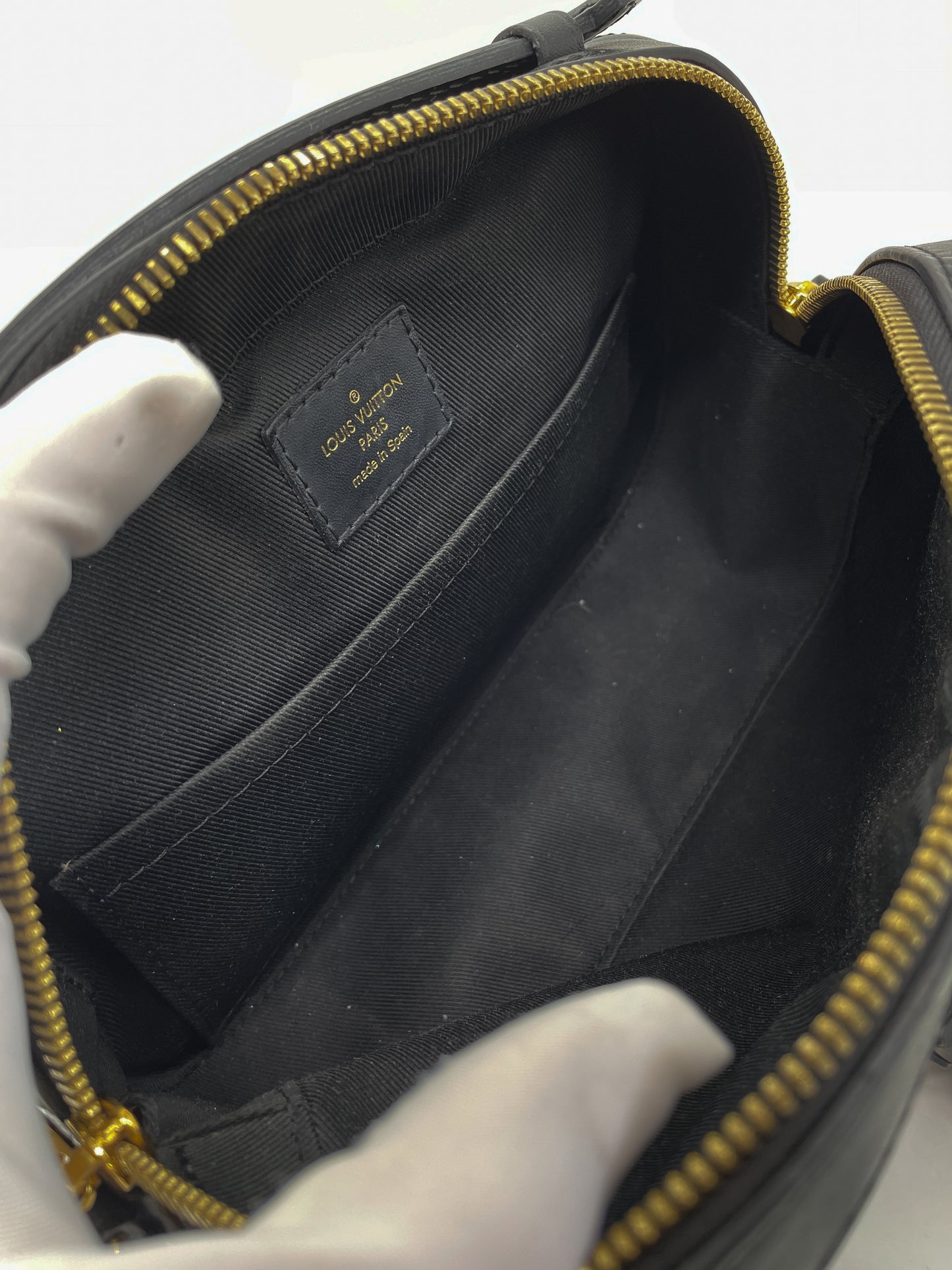 LOUIS VUITTON SAINTONGE NOIR
