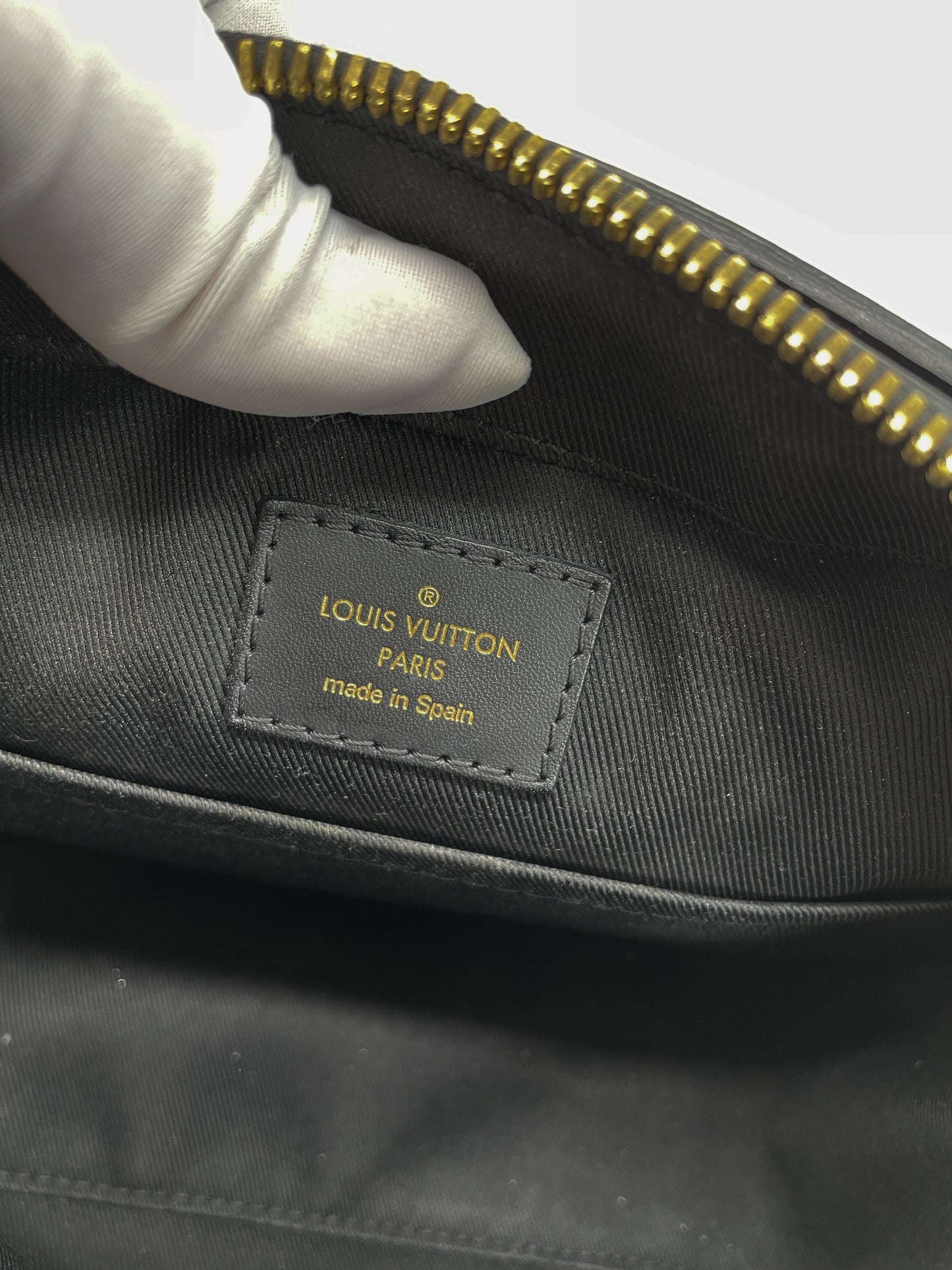 LOUIS VUITTON SAINTONGE NOIR