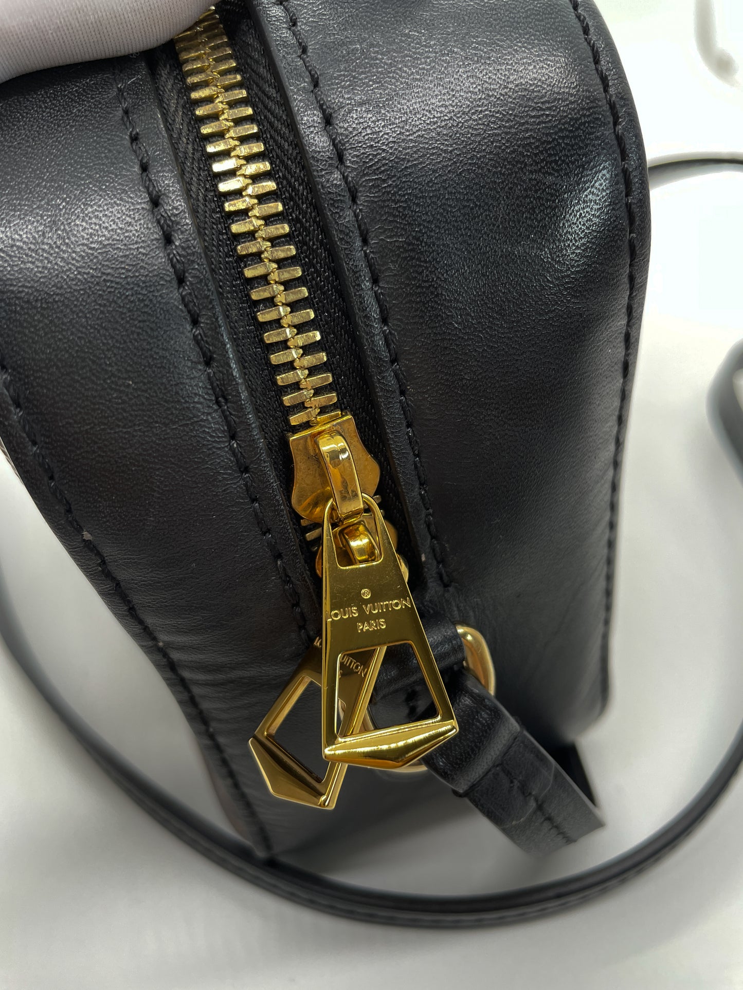 LOUIS VUITTON SAINTONGE NOIR
