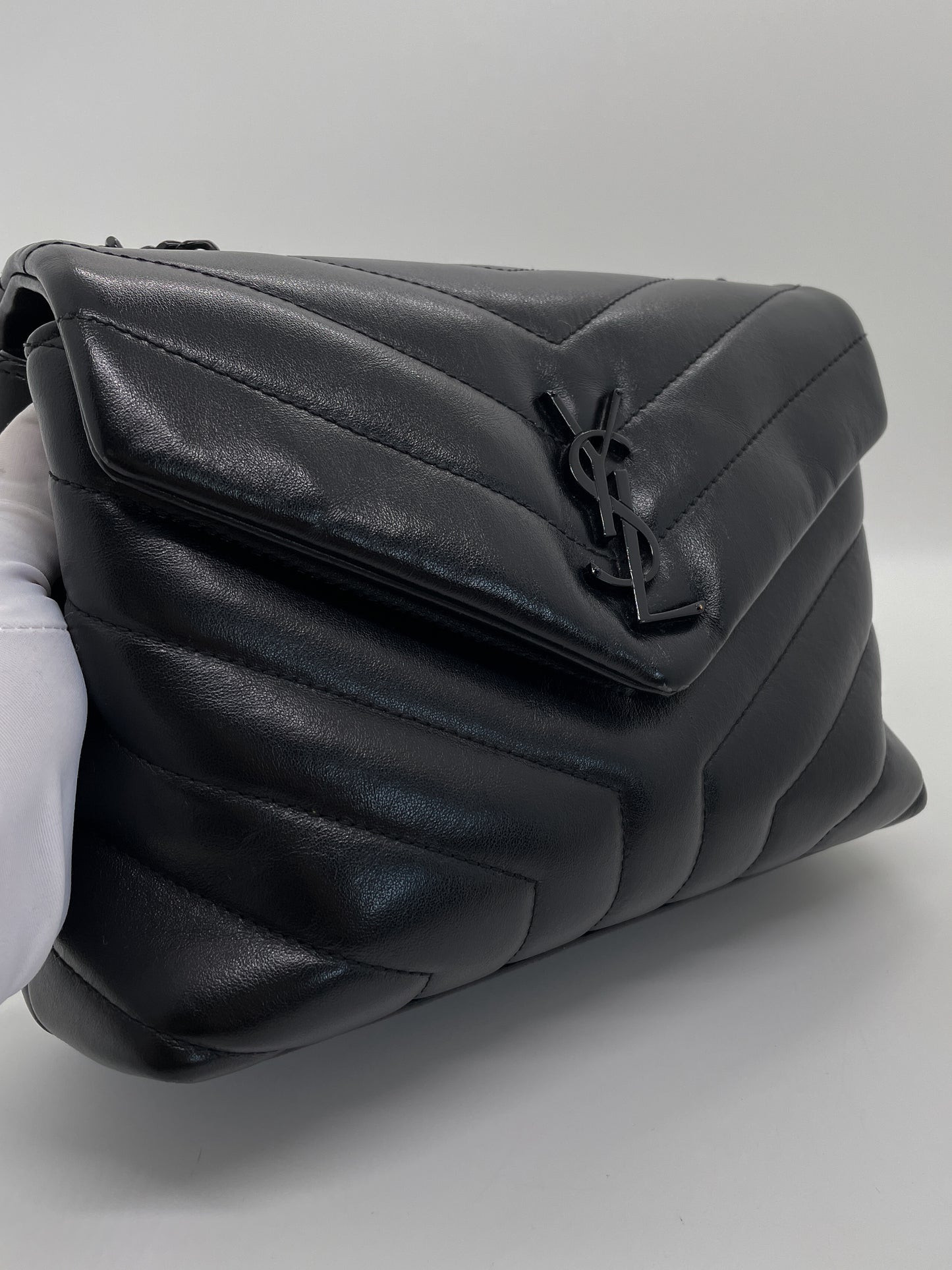 SAINT LAURNET SMALL LOULOU IN QUILTED LEATHER