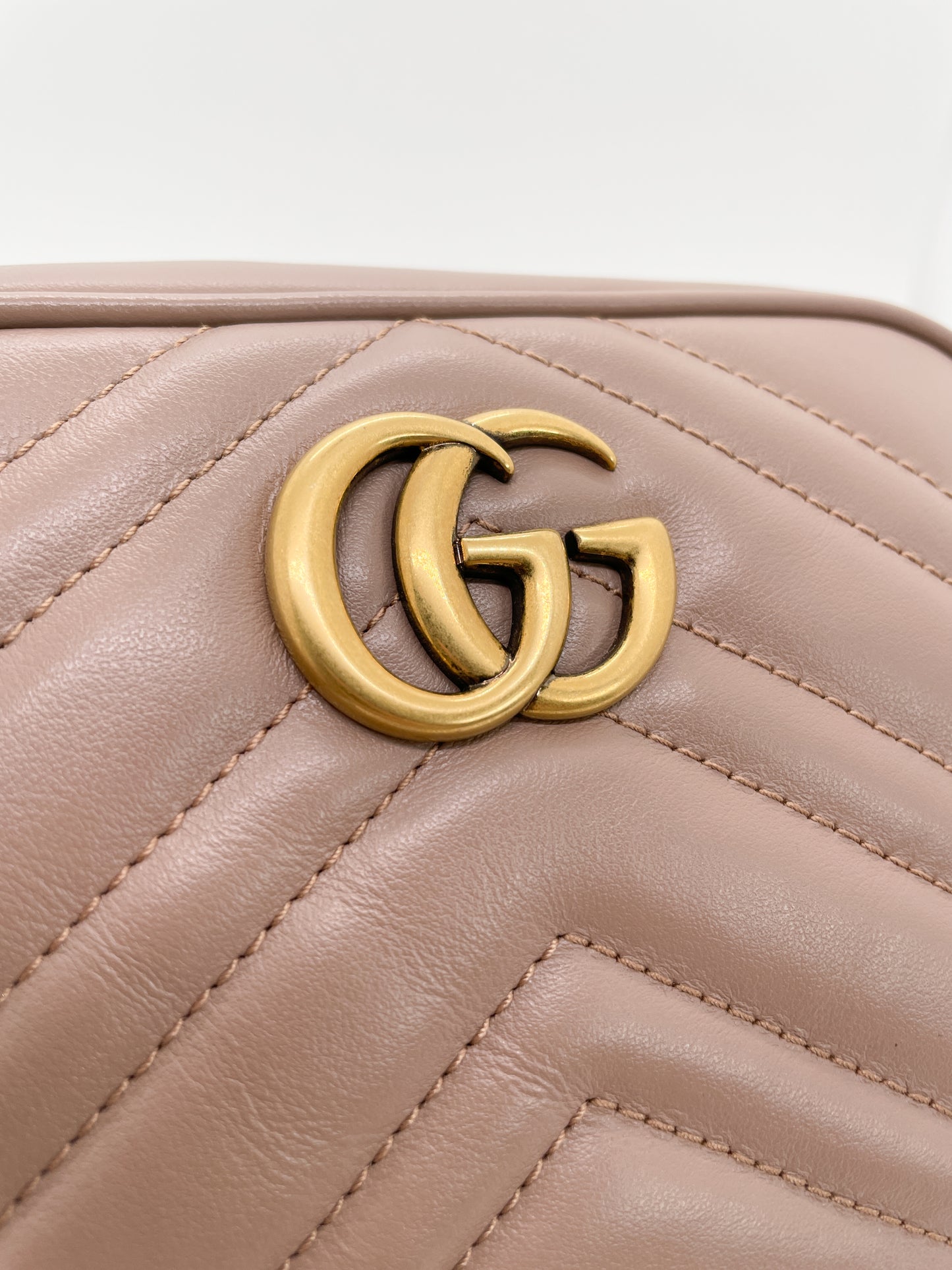 GUCCI GG MARMONT MATELASSÉ MINI BAG