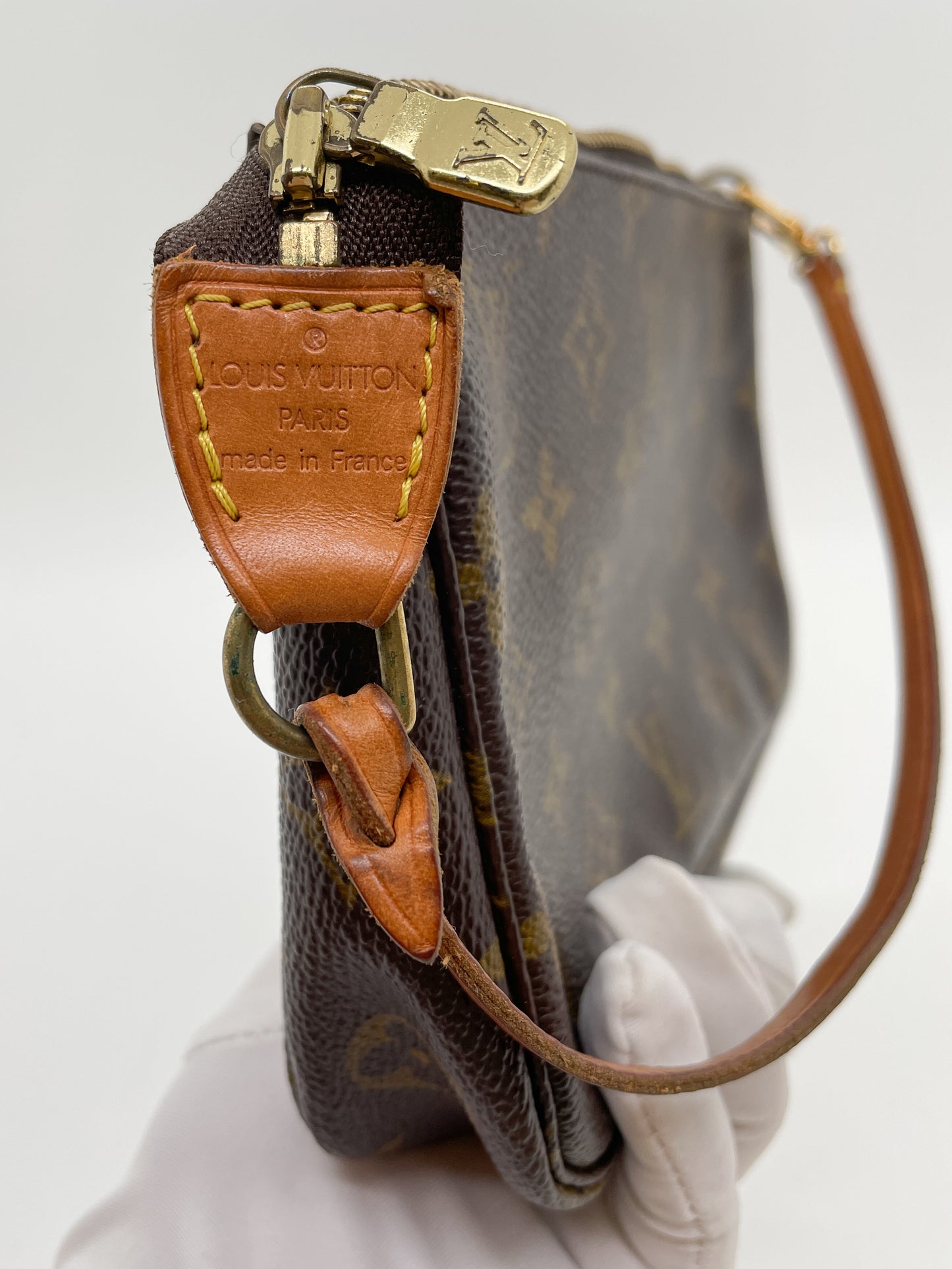LOUIS VUITTON POCHETTE ACCESSOIRES