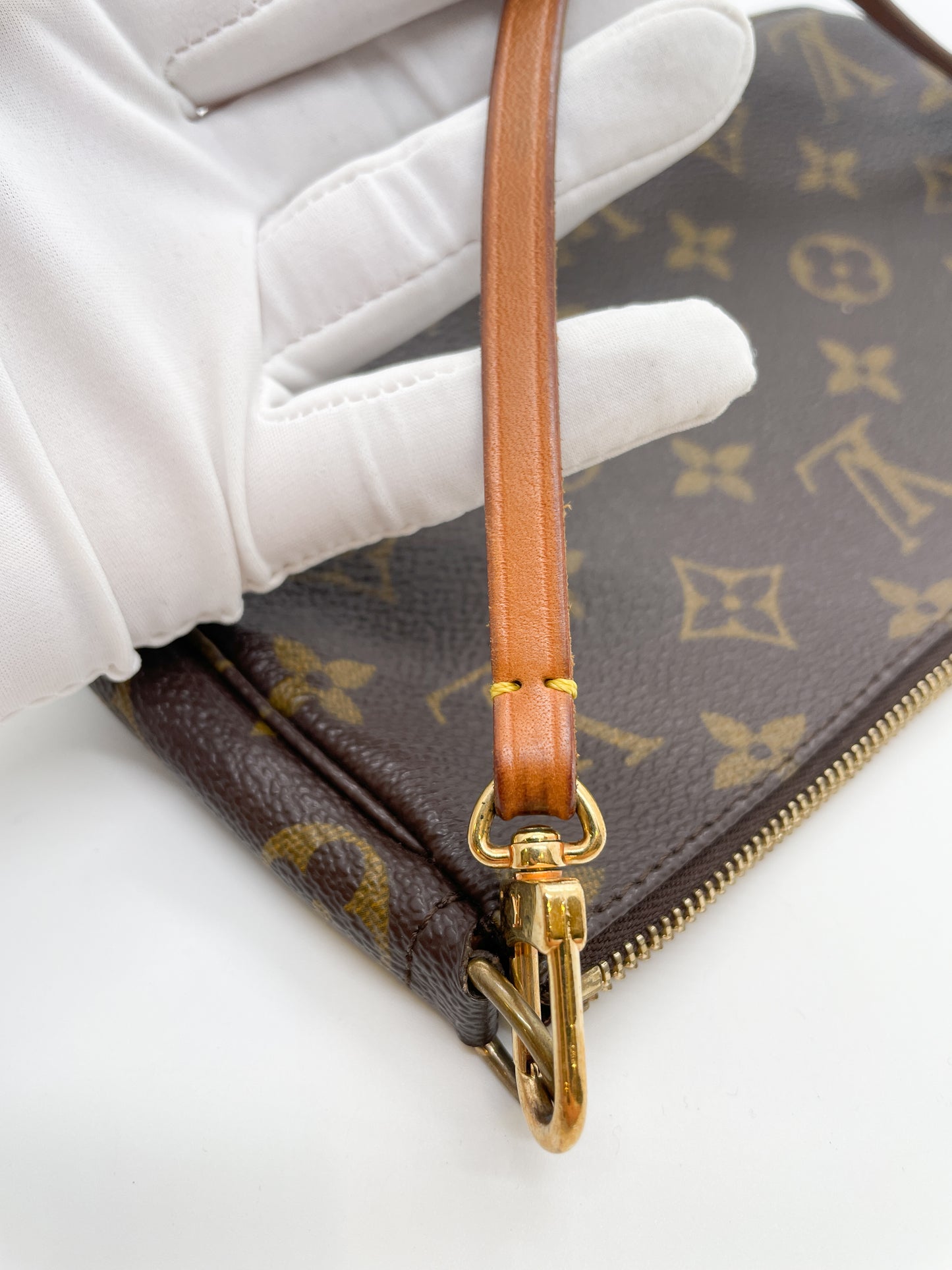 LOUIS VUITTON POCHETTE ACCESSOIRES