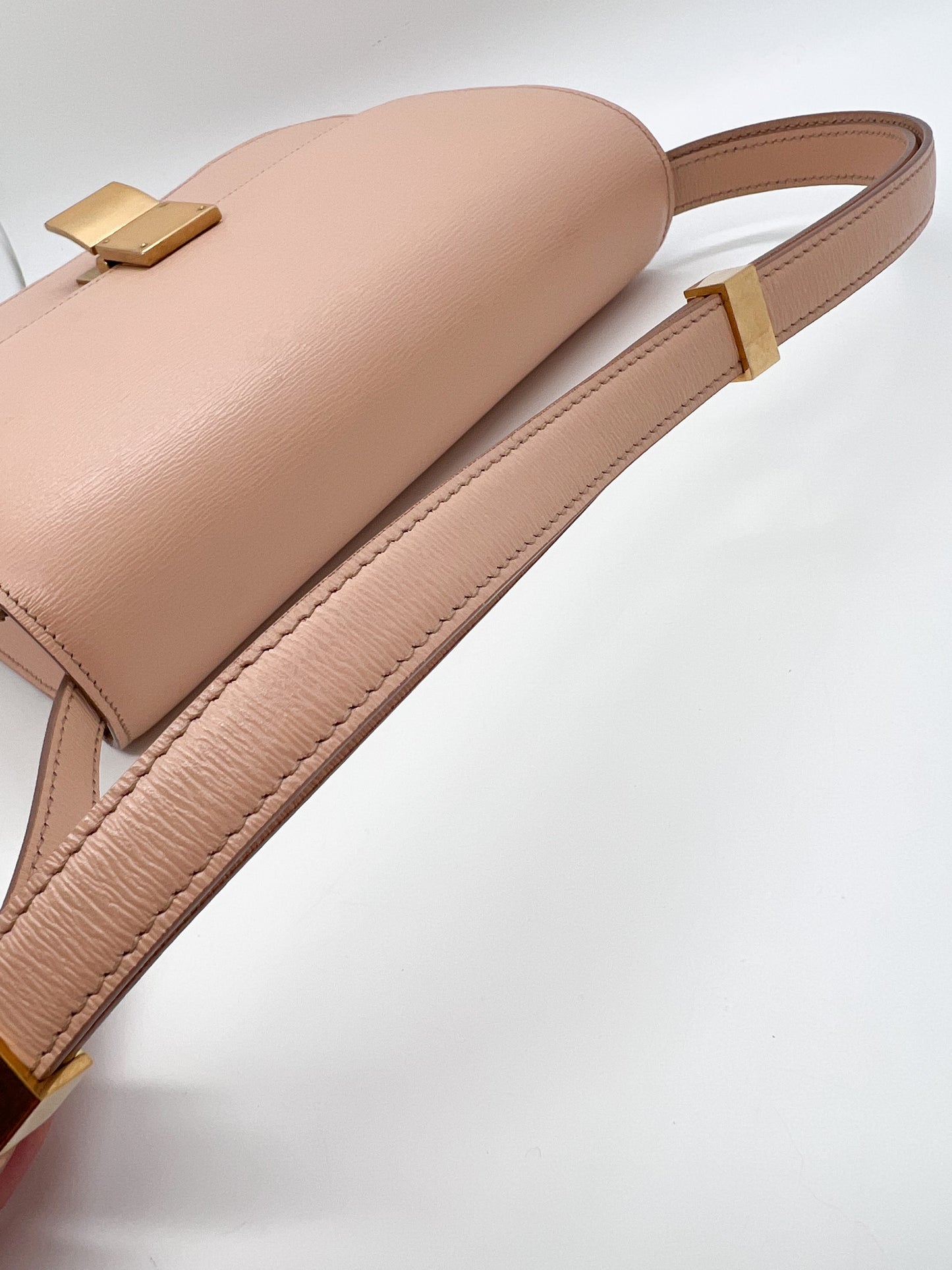 CELINE MEDIUM CLASSIC IN LIEGE LEATHER