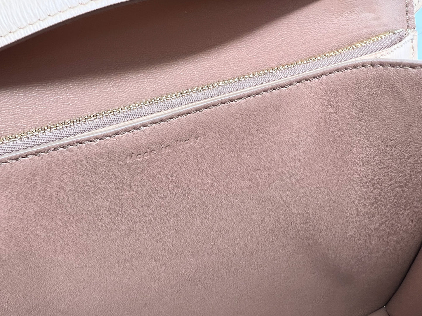 CELINE MEDIUM CLASSIC IN LIEGE LEATHER