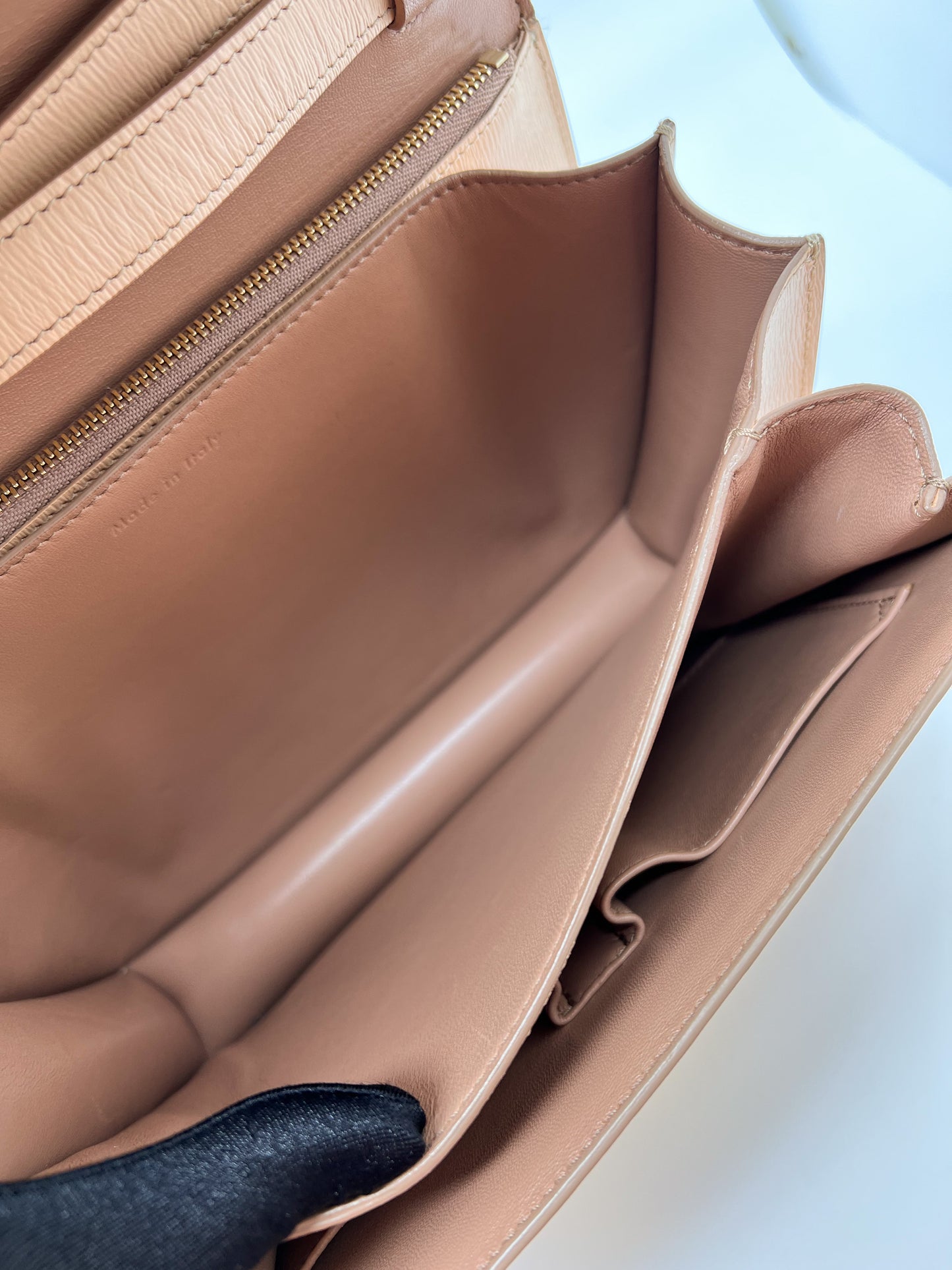 CELINE MEDIUM CLASSIC IN LIEGE LEATHER