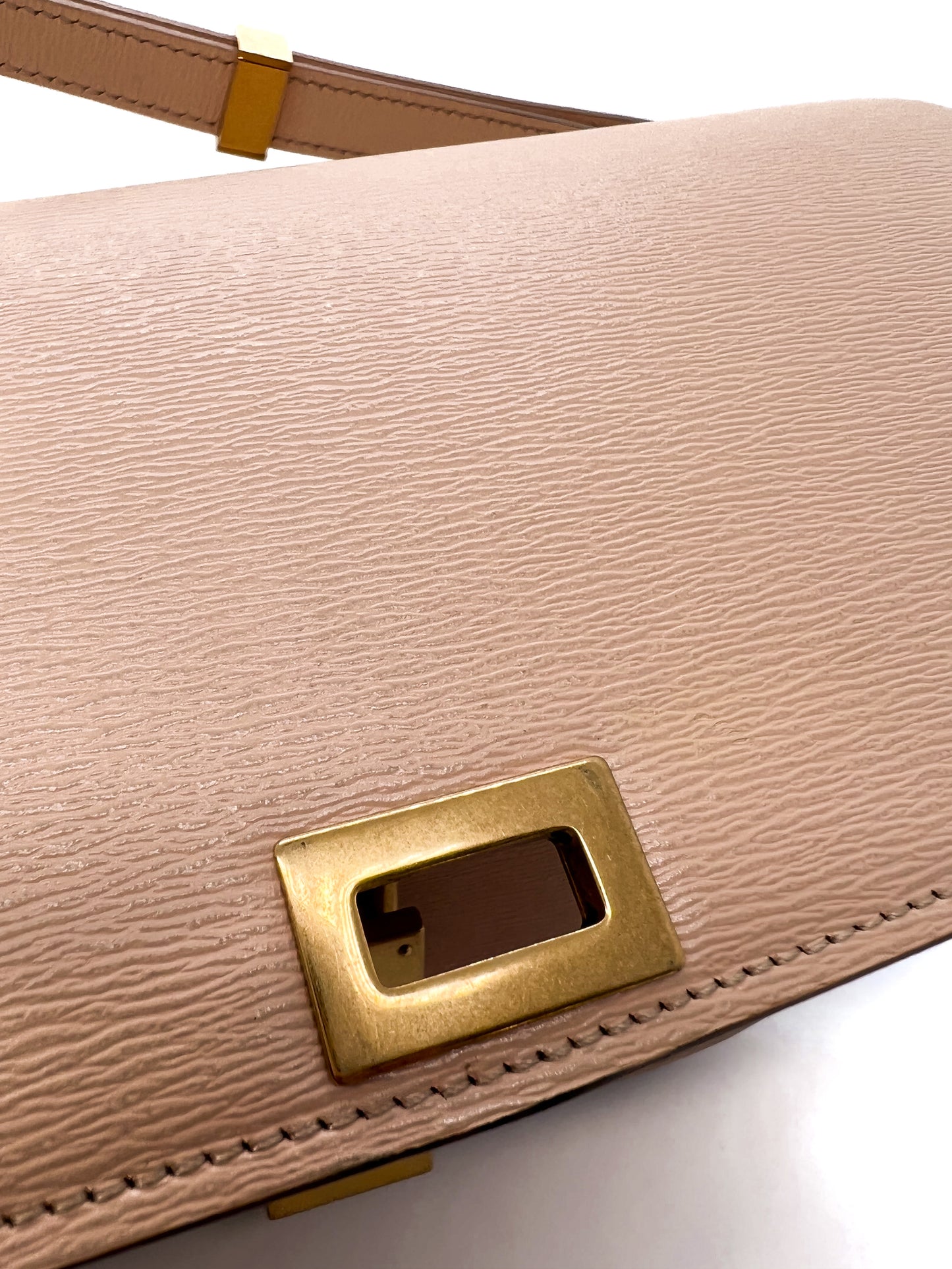 CELINE MEDIUM CLASSIC IN LIEGE LEATHER