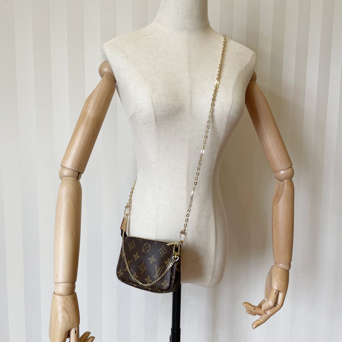 Gold crossbody chain - 105cm