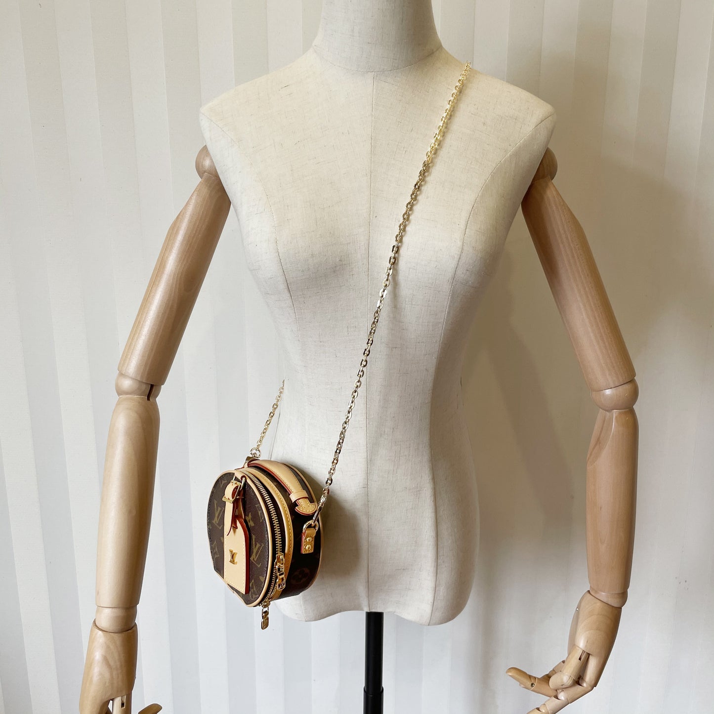 Gold crossbody chain - 105cm