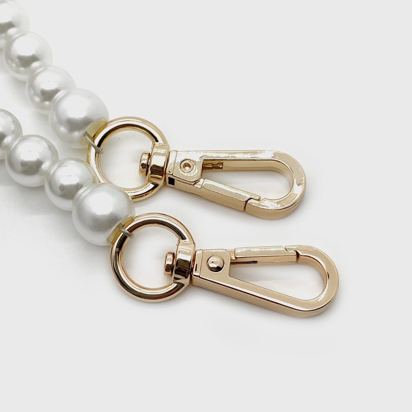 Pearl strap - 50cm (shoulder strap length) - medium pearls