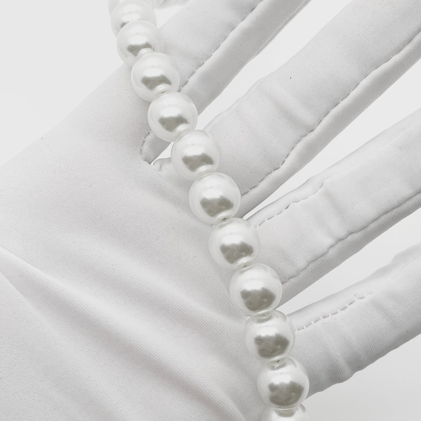 Pearl strap - 50cm (shoulder strap length) - medium pearls