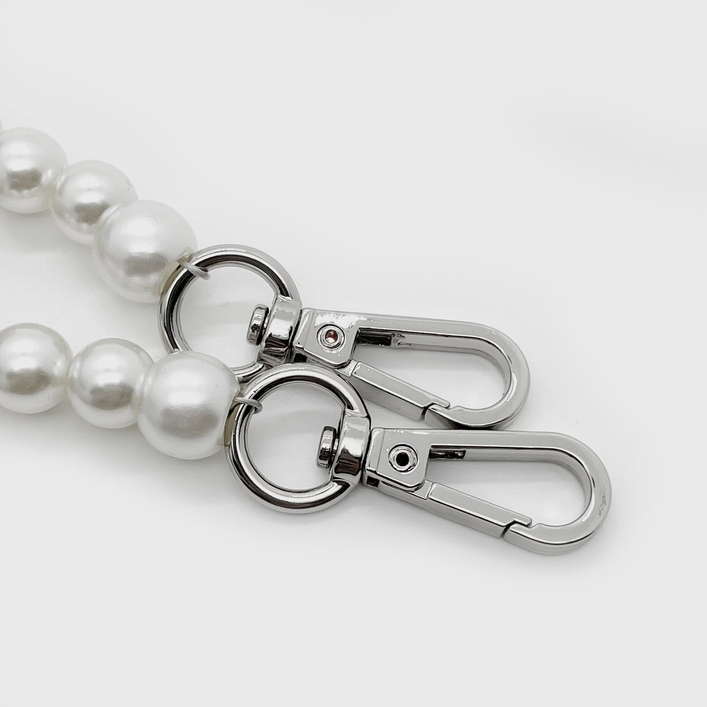 Pearl strap - 50cm (shoulder strap length) - medium pearls