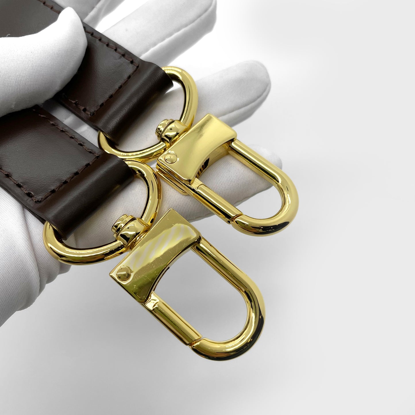 Adjustable Leather Strap in treated leather - 4cm wide