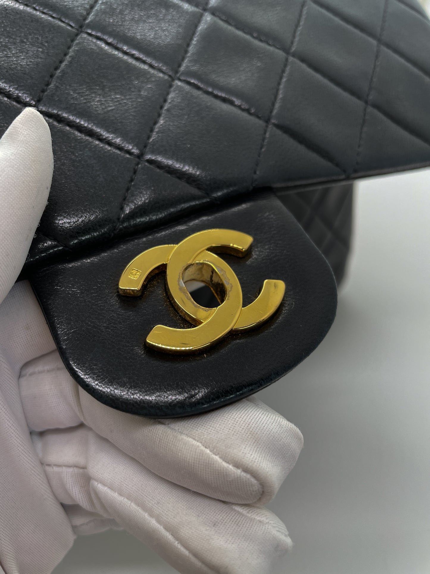 CHANEL VINTAGE SMALL CLASSIC FLAP