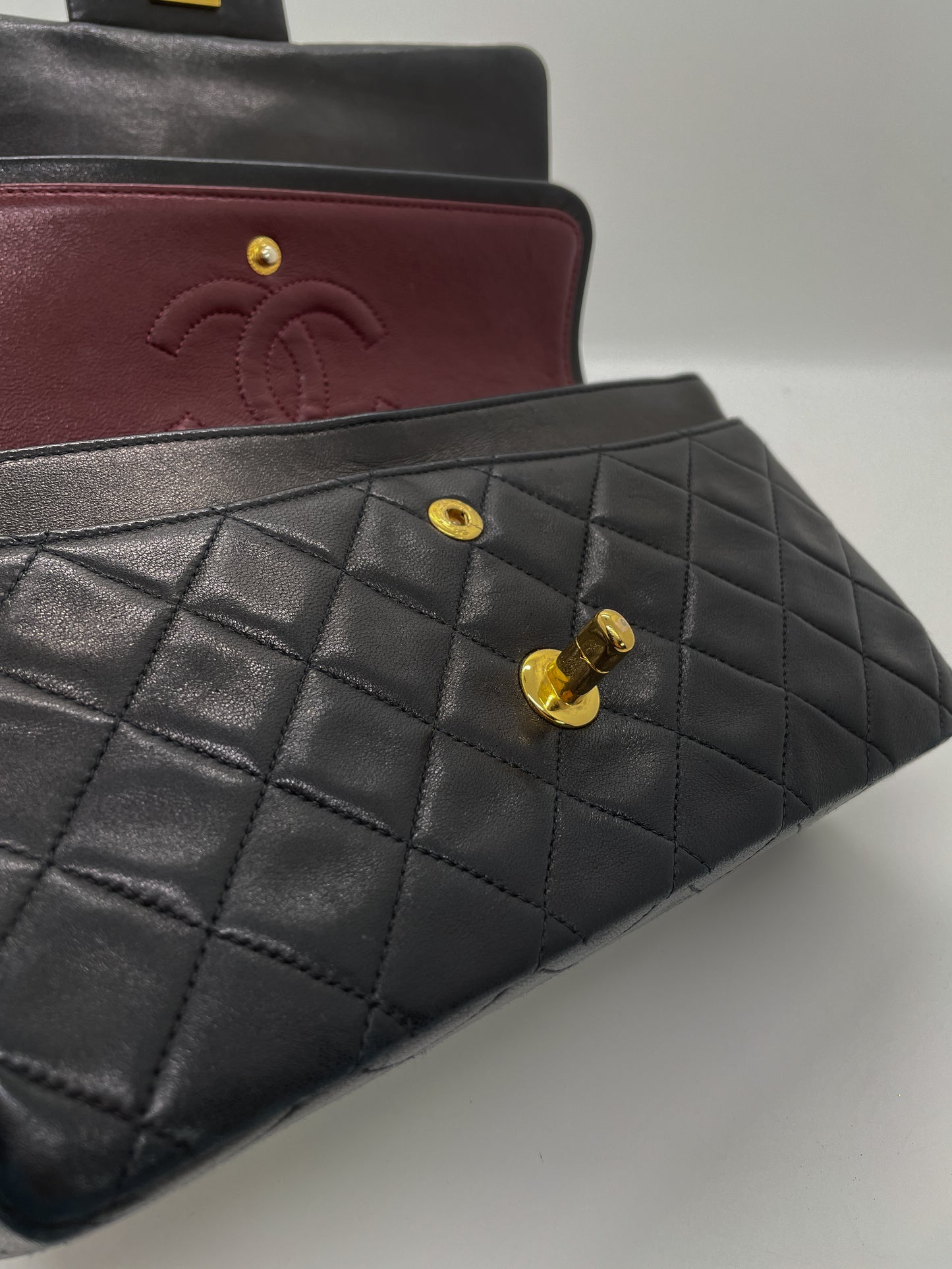 CHANEL VINTAGE SMALL CLASSIC FLAP