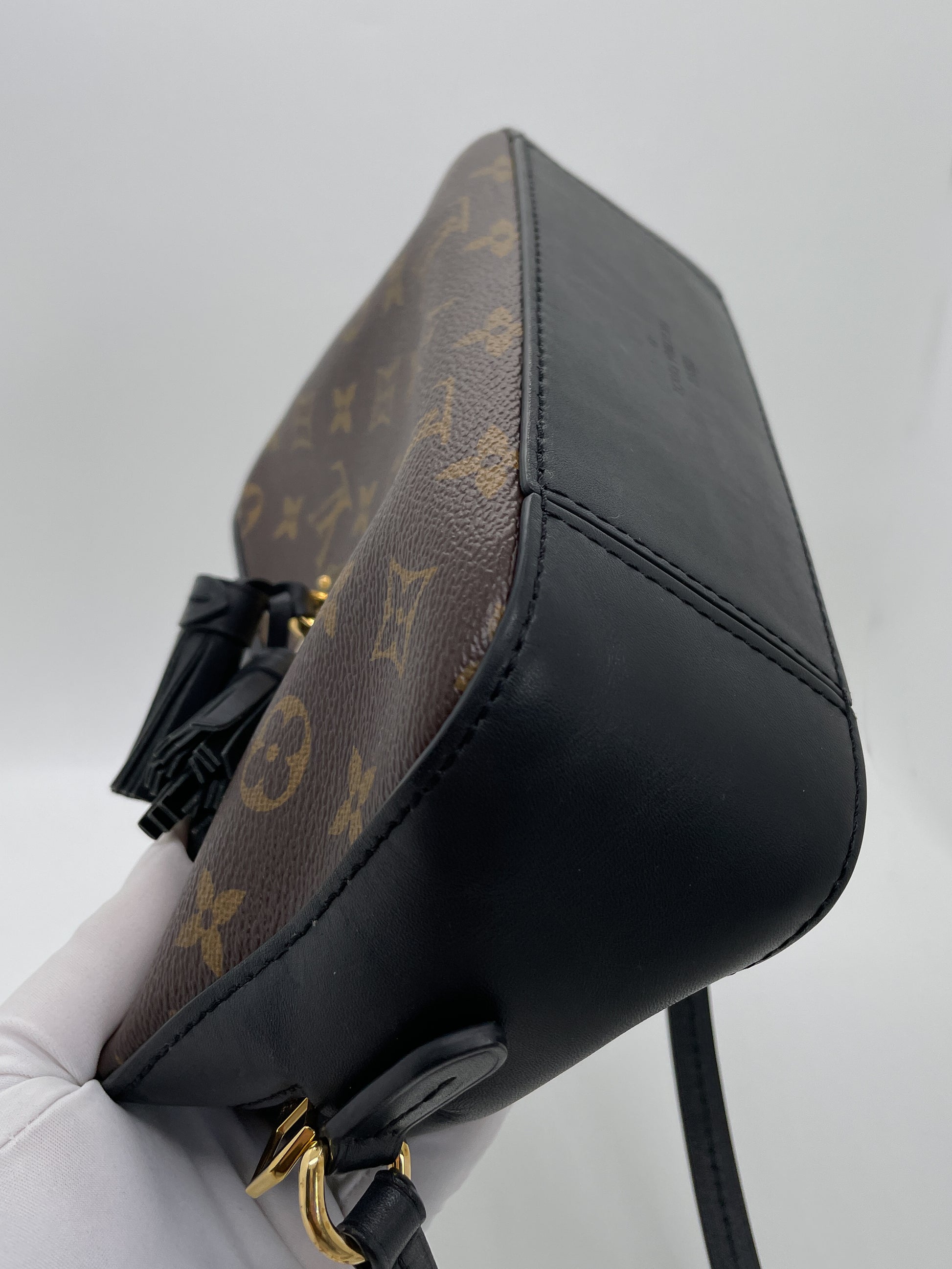 LOUIS VUITTON SAINTONGE NOIR – Bagaholic Co