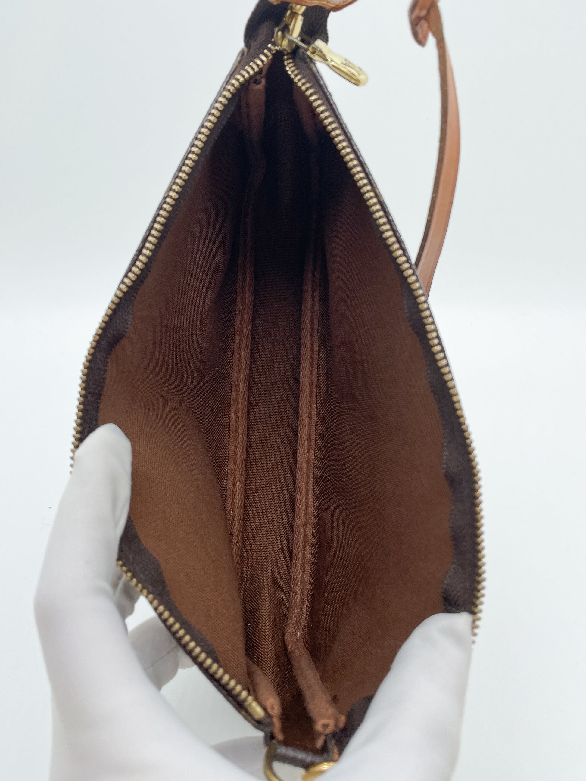 Louis Vuitton 300 Euro Pochette Louis Vuitton 300 Euro LOUIS