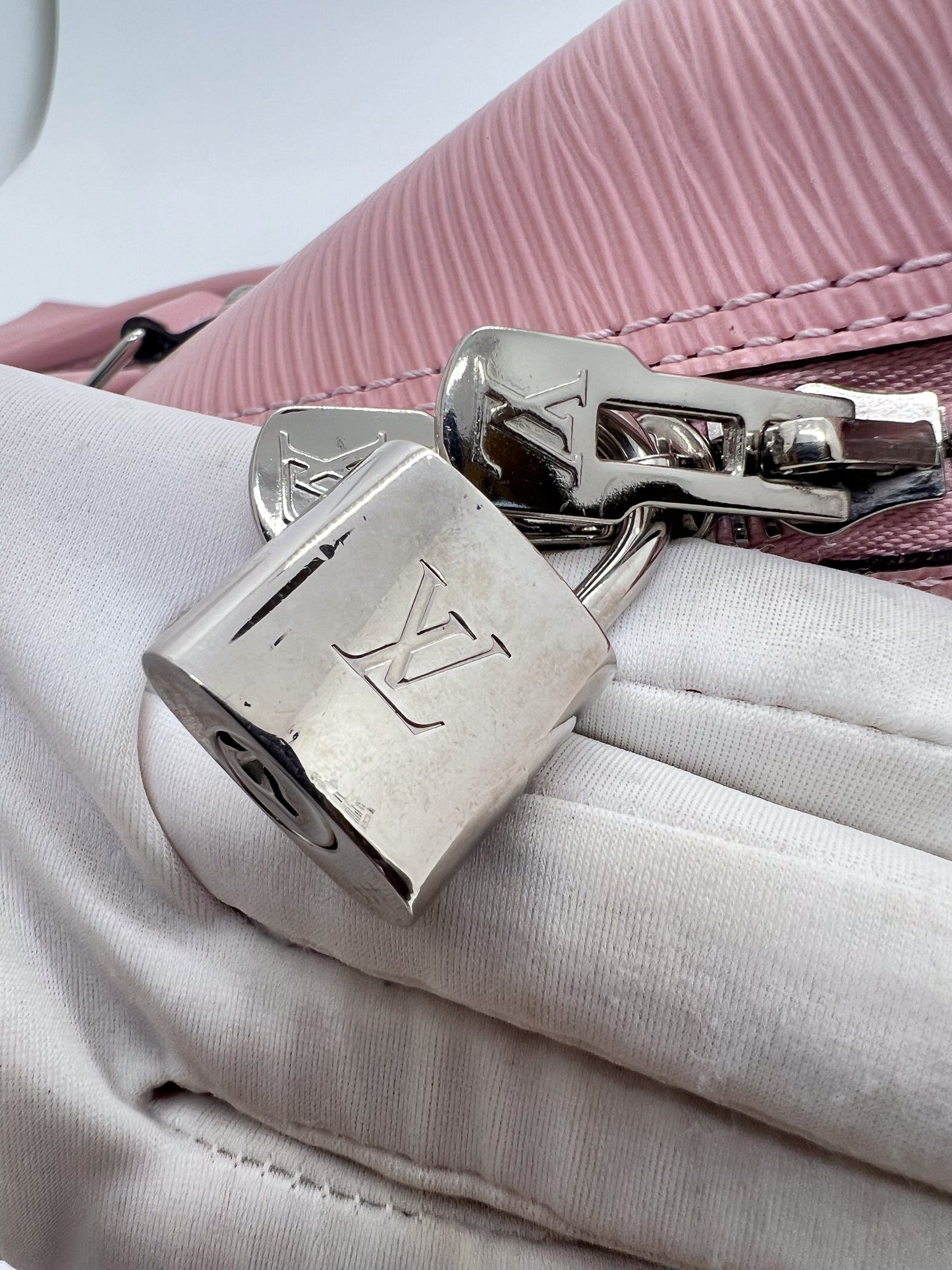 LOUIS VUITTON ALMA BB PINK EPI LEATHER