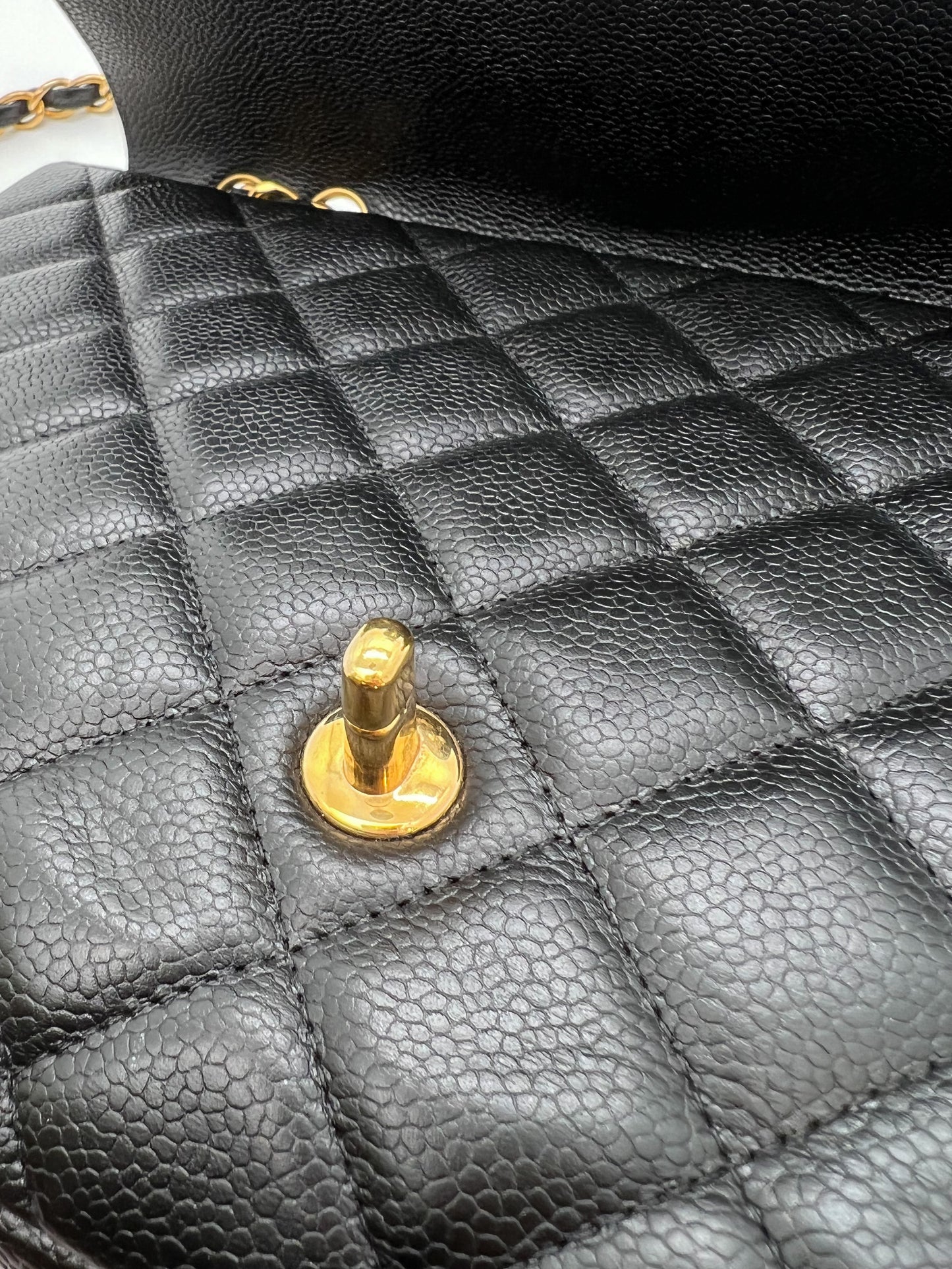 CHANEL SINGLE FLAP JUMBO WITH GOLD HARDWARE
