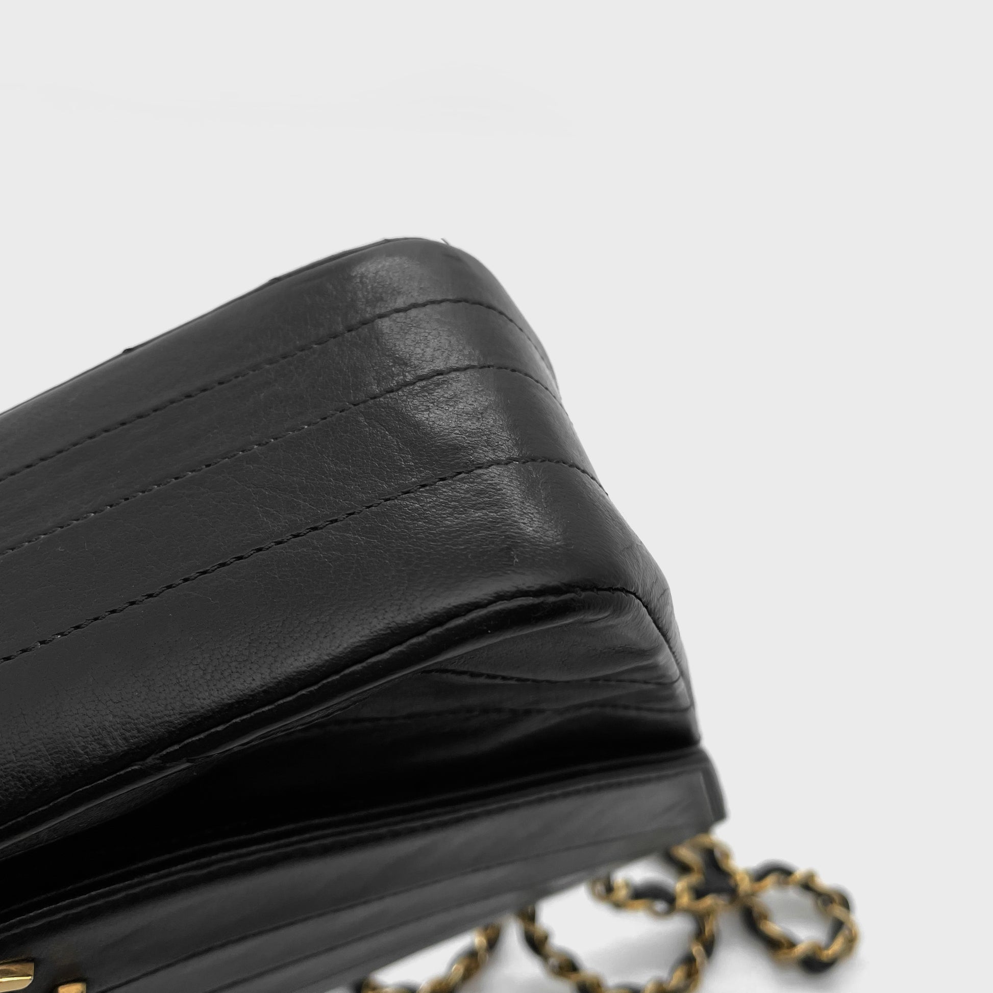 Chanel Chevron Classic Medium Flap Black Lambskin Vintage 24k Gold