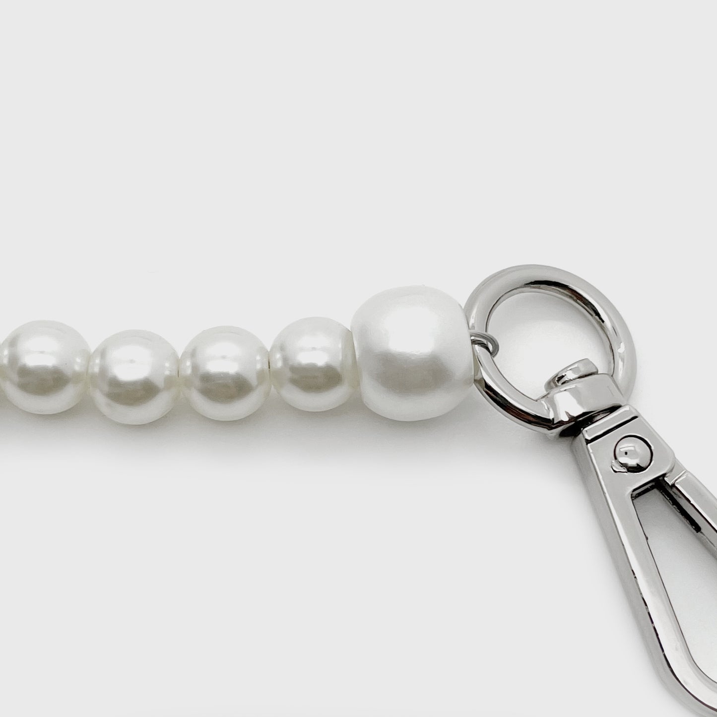 Top Handle Strap with Small Pearls - 32cm