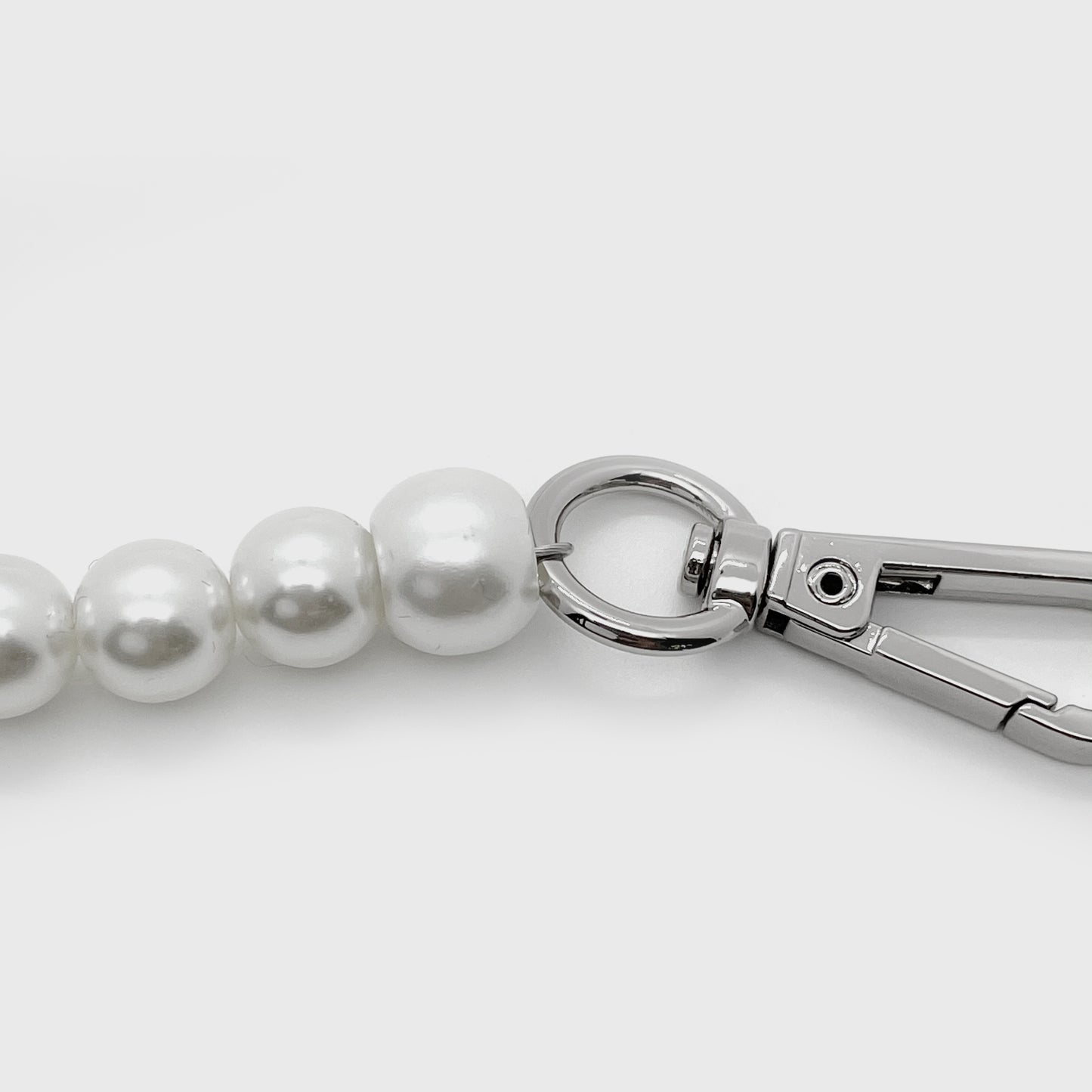 Pearl strap - 50cm (shoulder strap length) - medium pearls