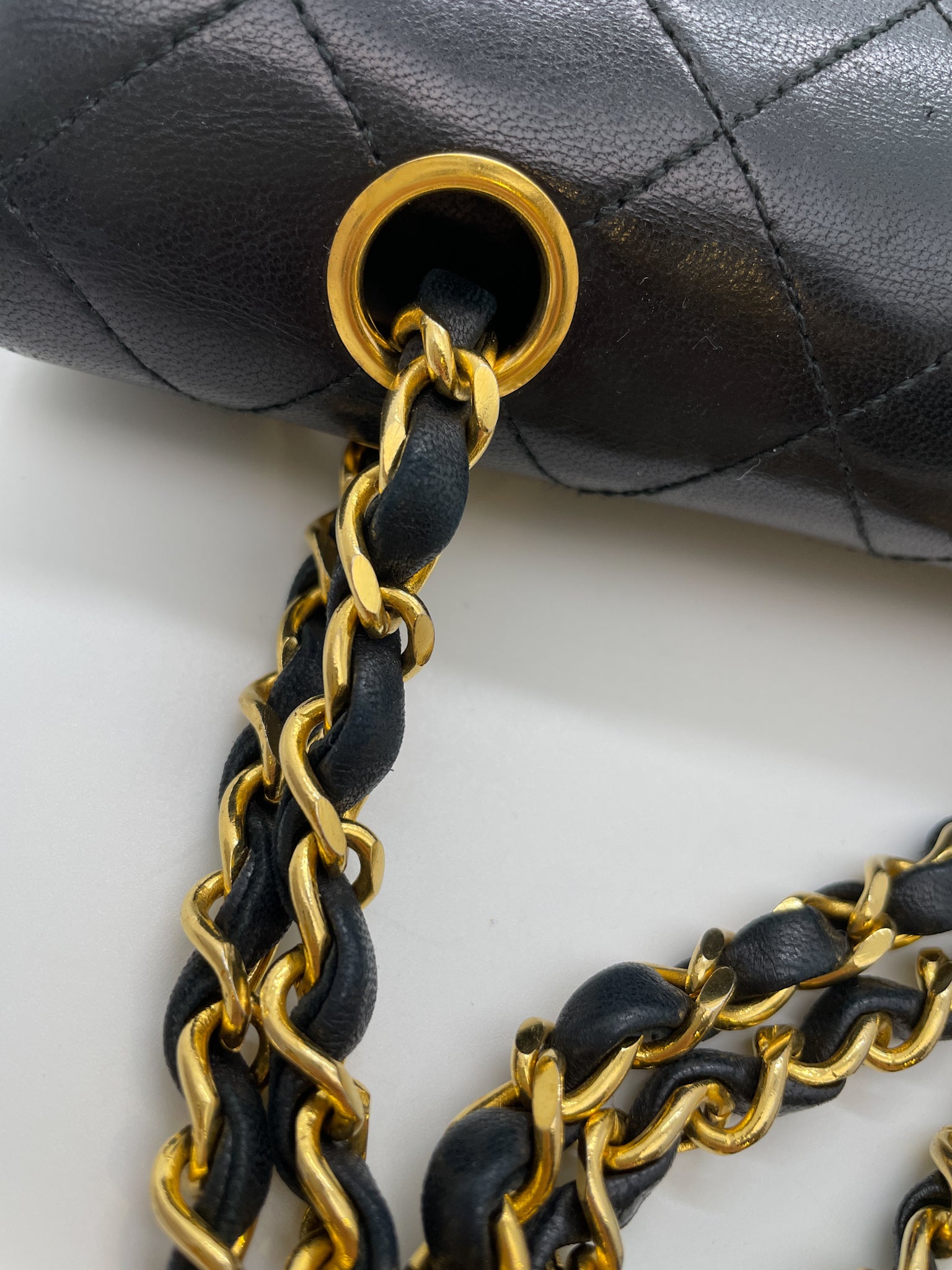 Vintage Chanel Classic Double Flap Bag in Black (1986/1988) — singulié