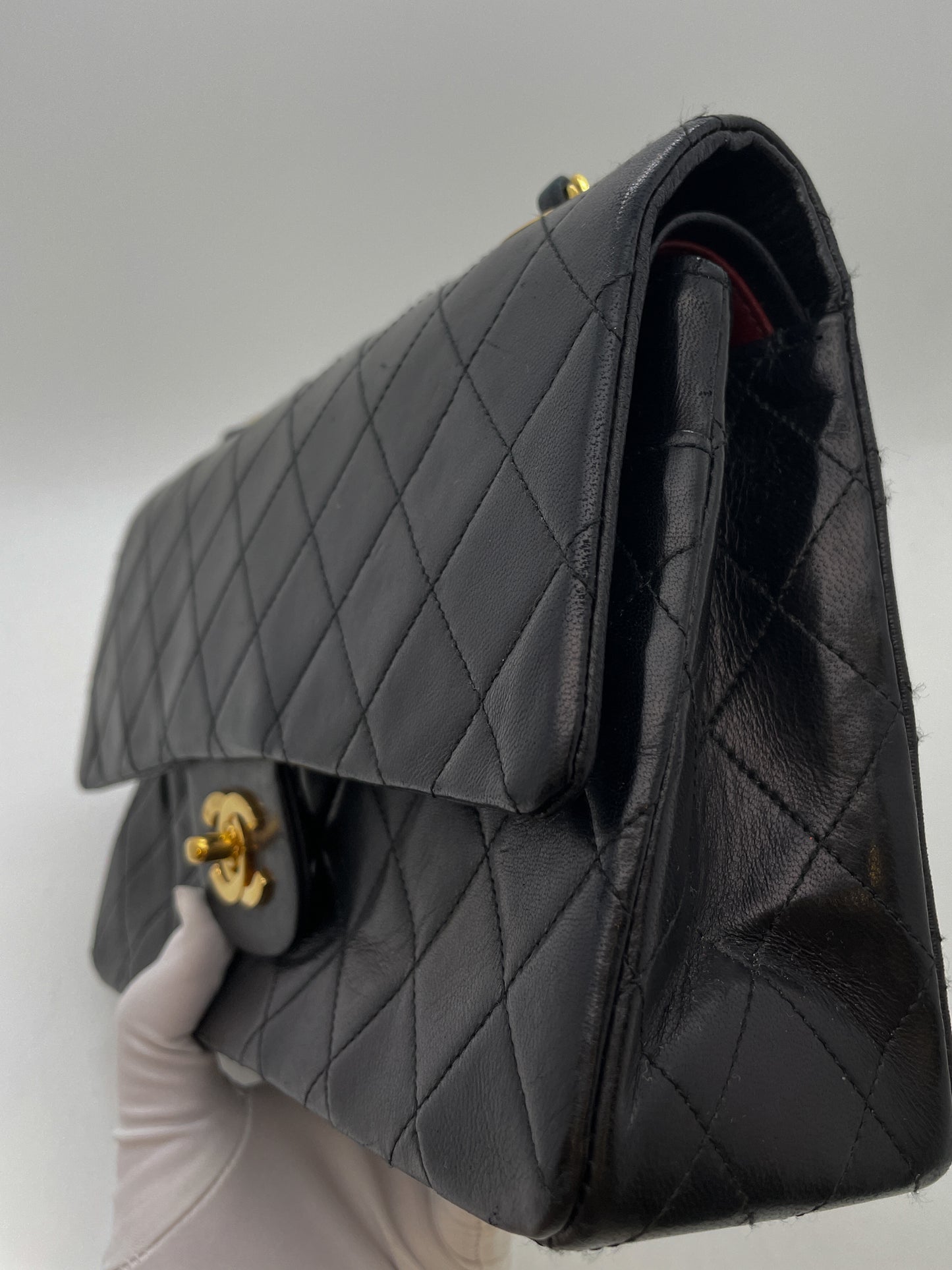 CHANEL VINTAGE MEDIUM CLASSIC FLAP