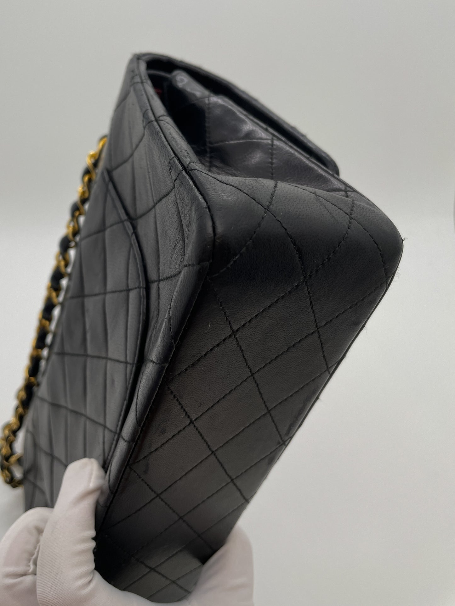 CHANEL VINTAGE MEDIUM CLASSIC FLAP