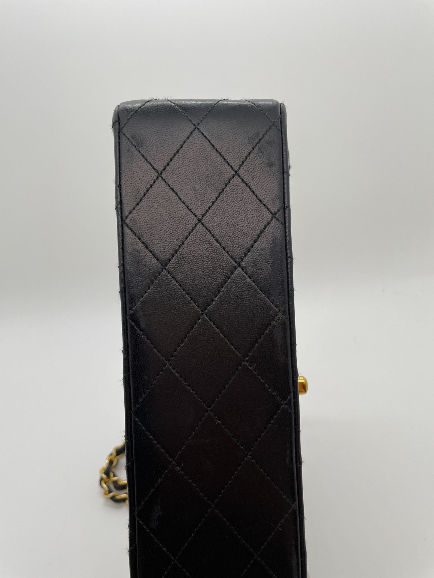 CHANEL VINTAGE MEDIUM CLASSIC FLAP