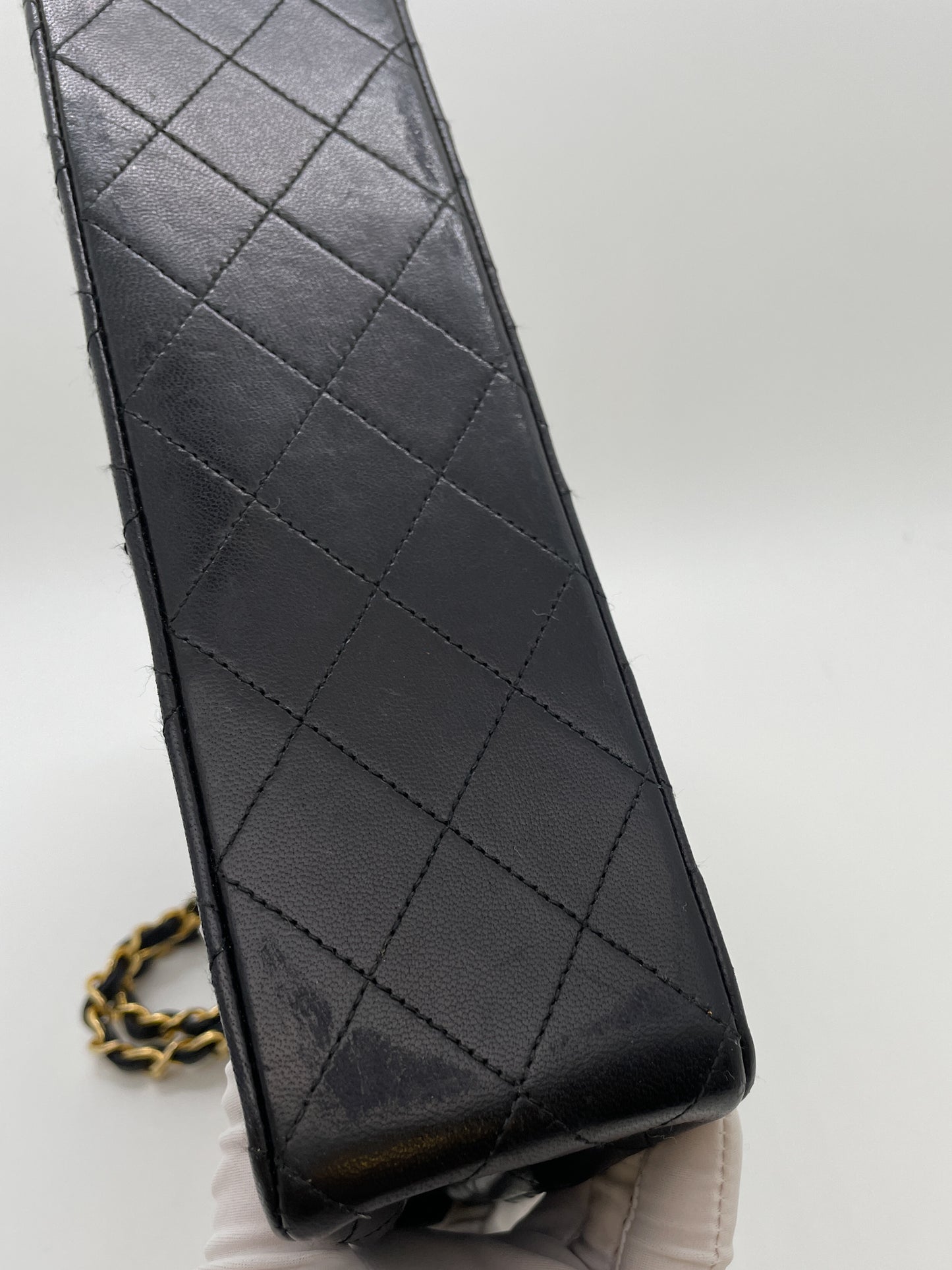 CHANEL VINTAGE MEDIUM CLASSIC FLAP