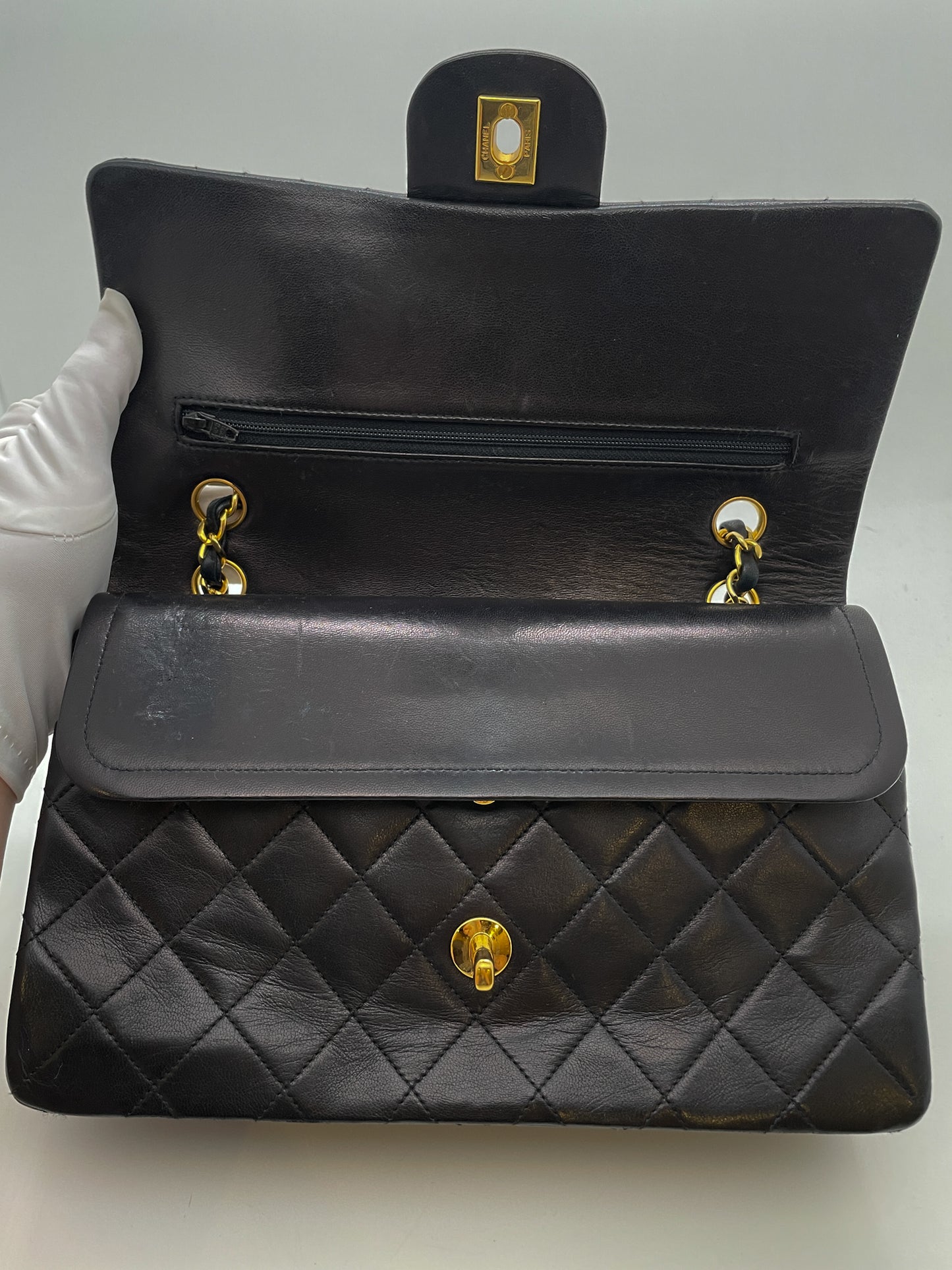 CHANEL VINTAGE MEDIUM CLASSIC FLAP