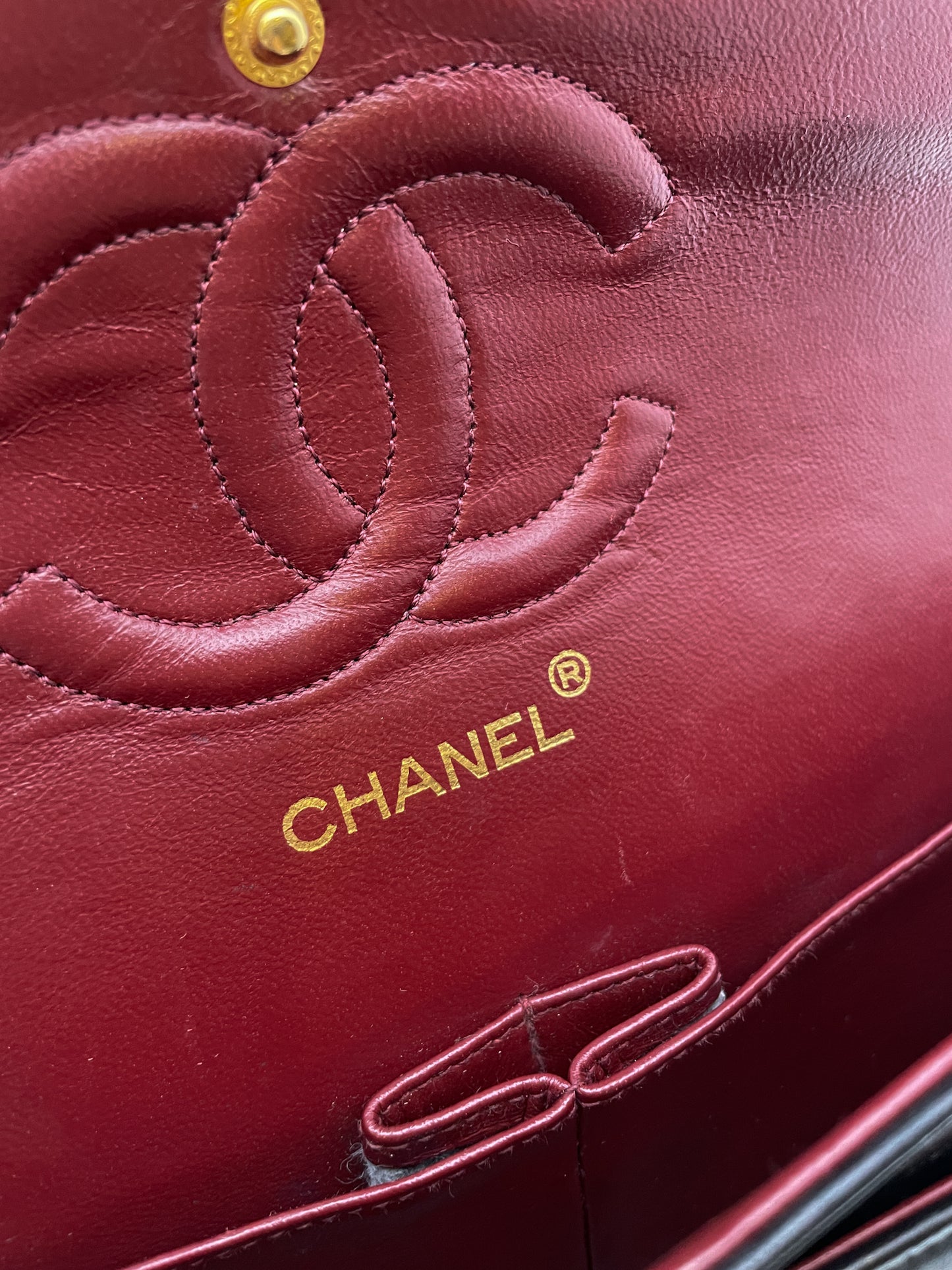 CHANEL VINTAGE MEDIUM CLASSIC FLAP