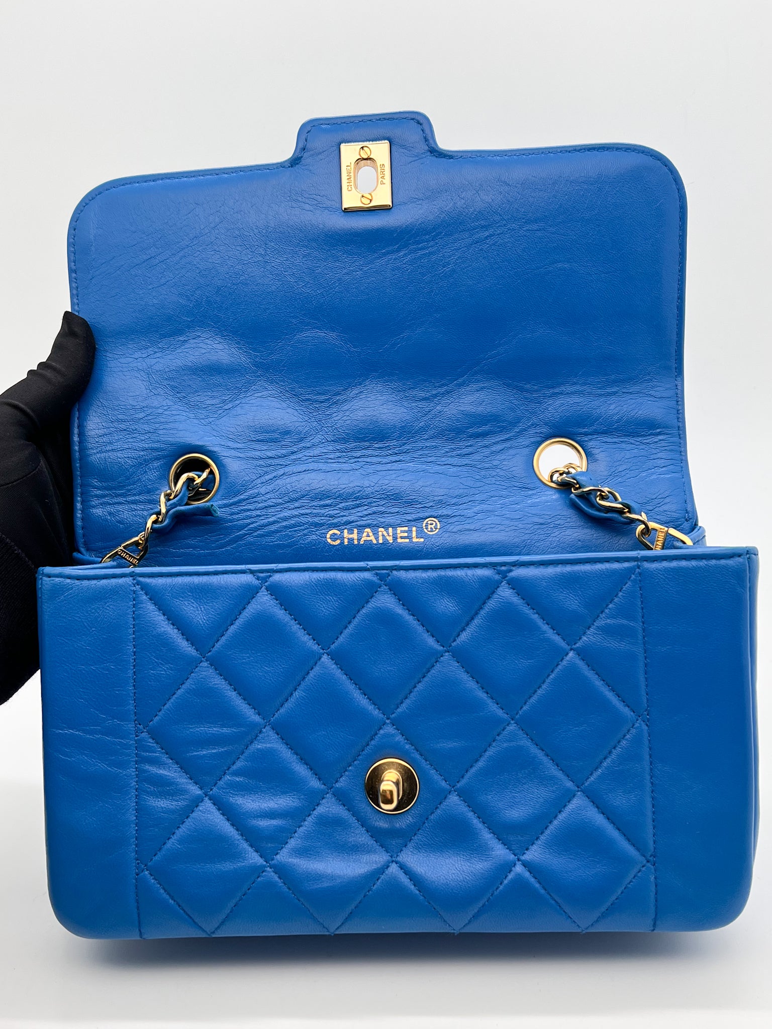 Timeless/classique leather crossbody bag Chanel Blue in Leather - 41625255